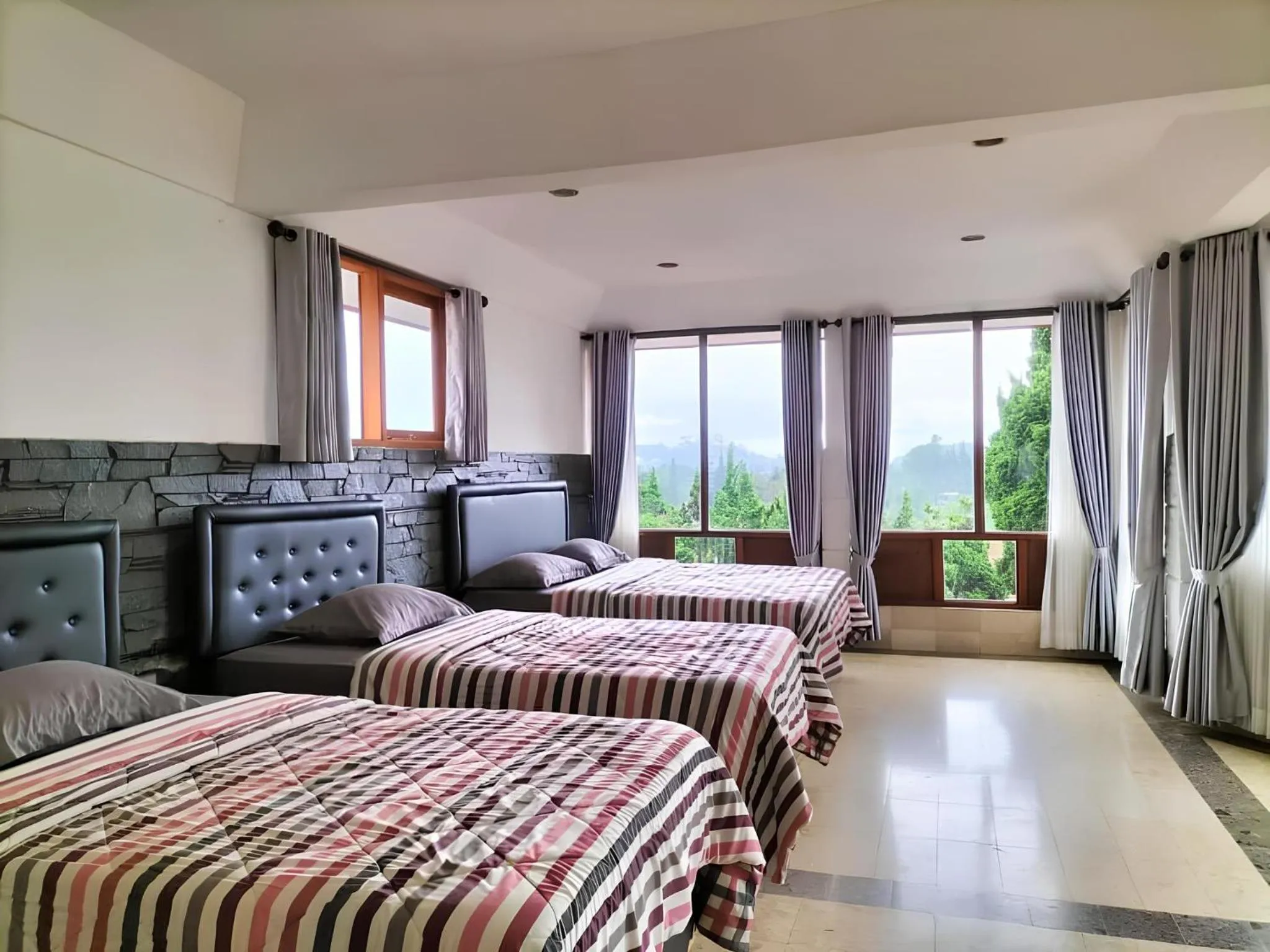 Family in Nur Alam Hotel Lembang