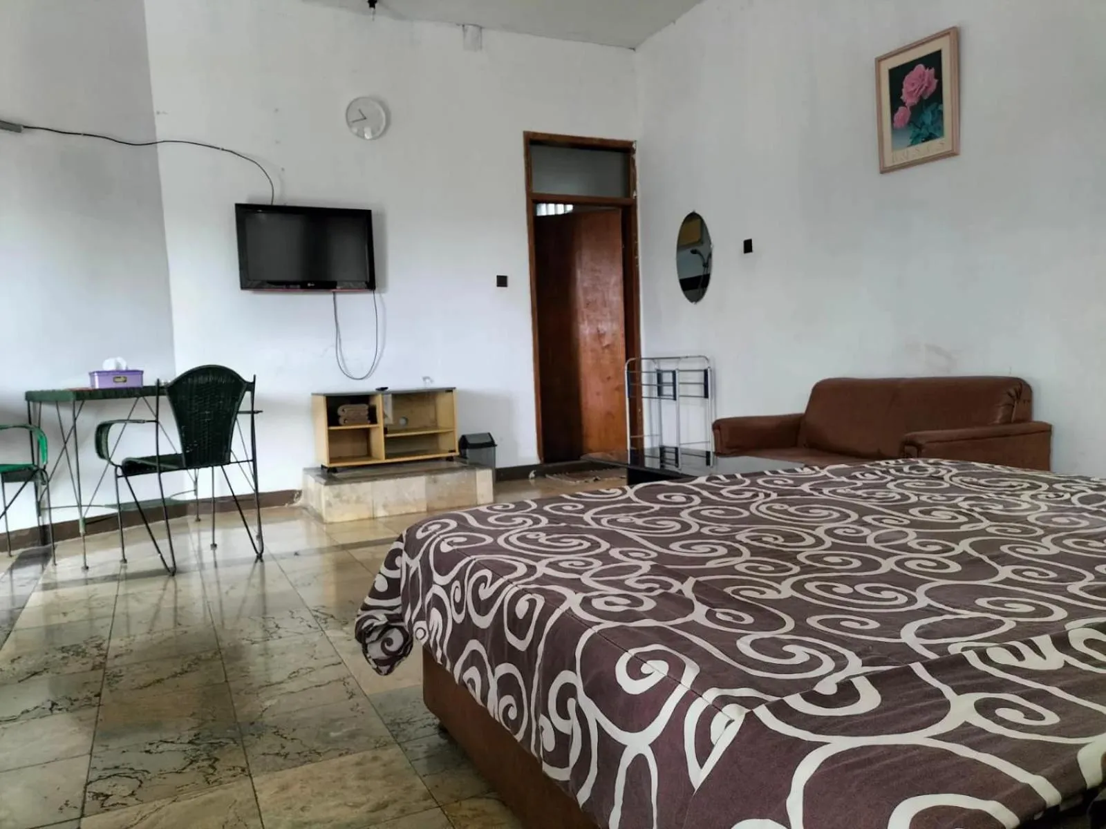 Bed in Nur Alam Hotel Lembang