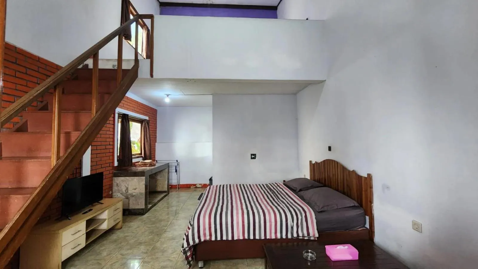 Bed in Nur Alam Hotel Lembang