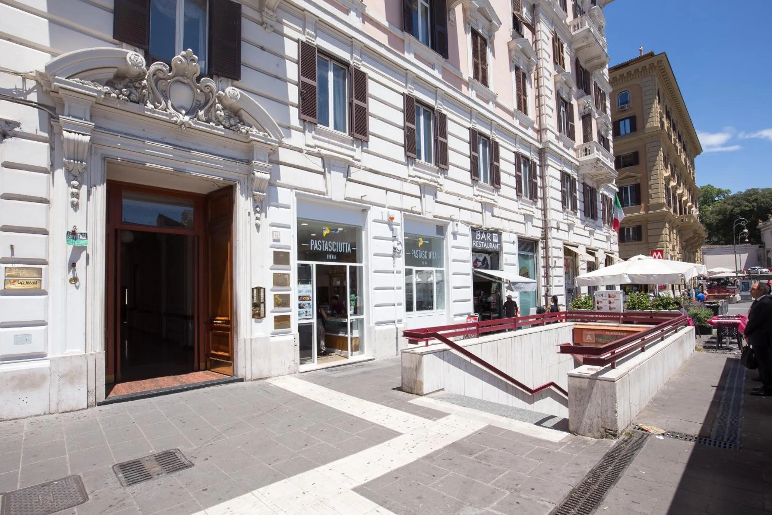 Facade/entrance in Relais Piazza Del Popolo
