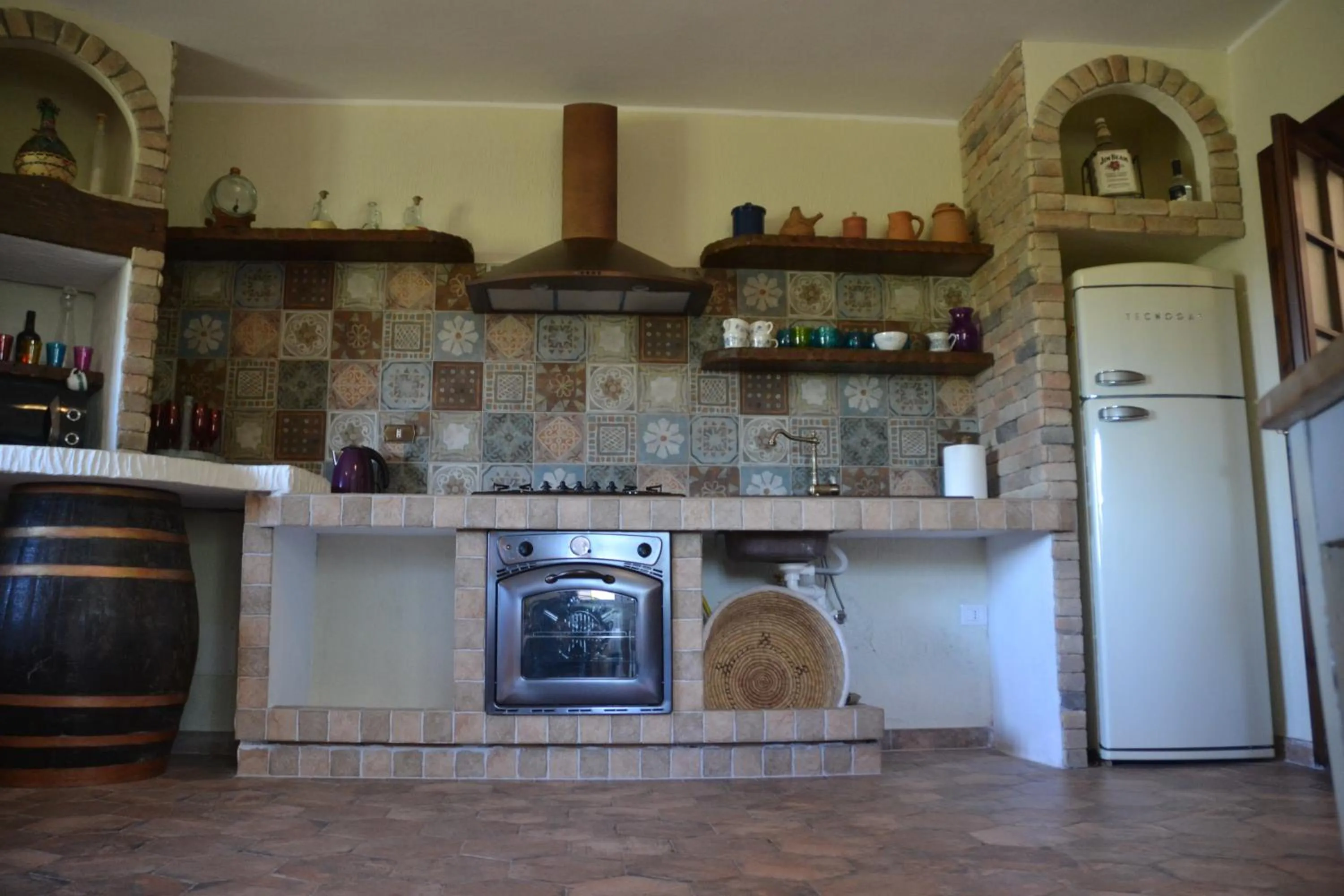 Communal lounge/ TV room in B&B Antica Botte Sassari