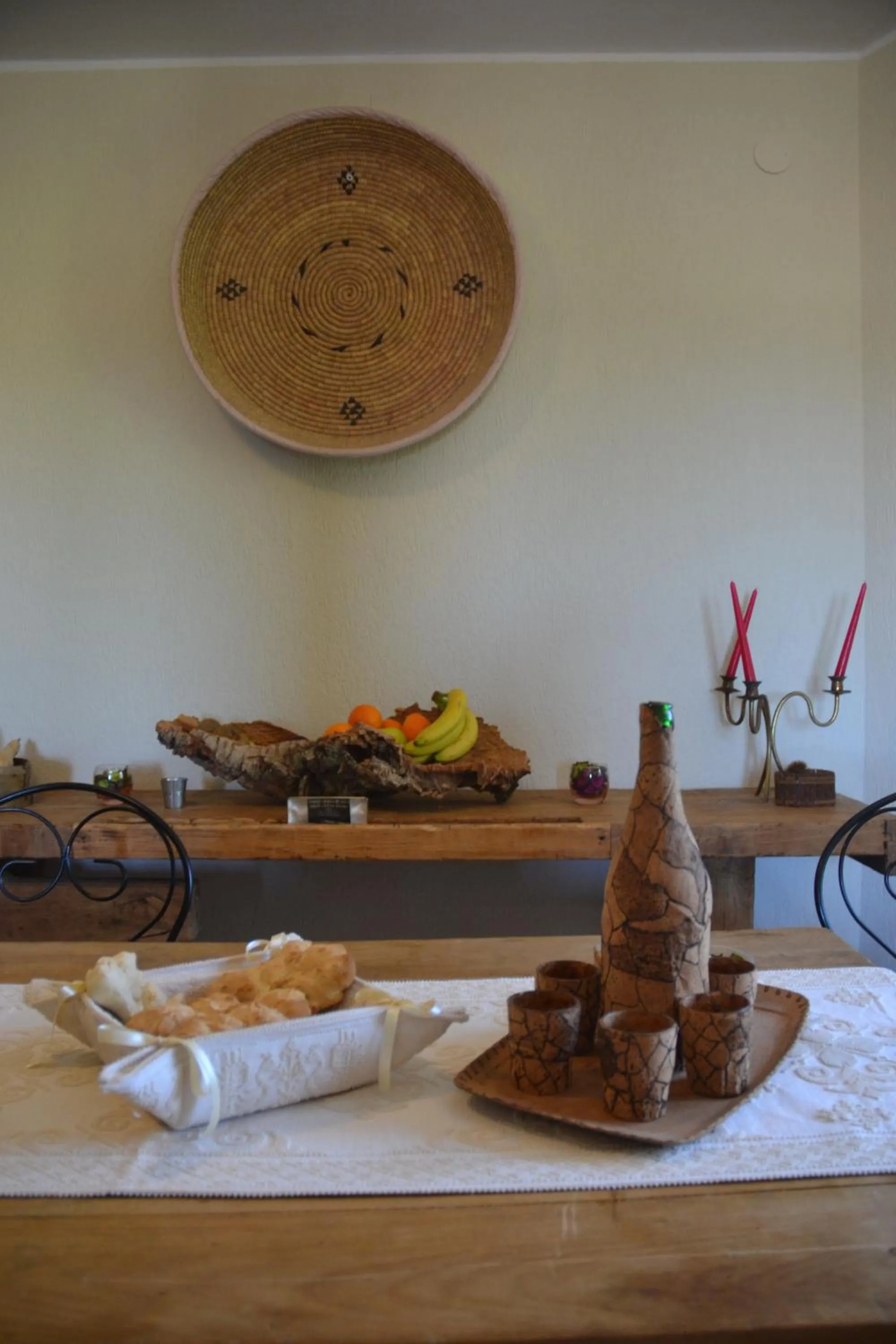 Communal lounge/ TV room in B&B Antica Botte Sassari