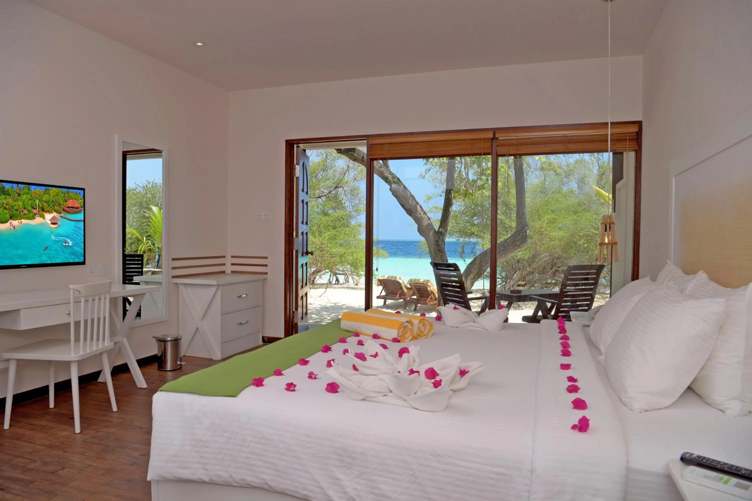 Photo of the whole room in Eriyadu Island Resort