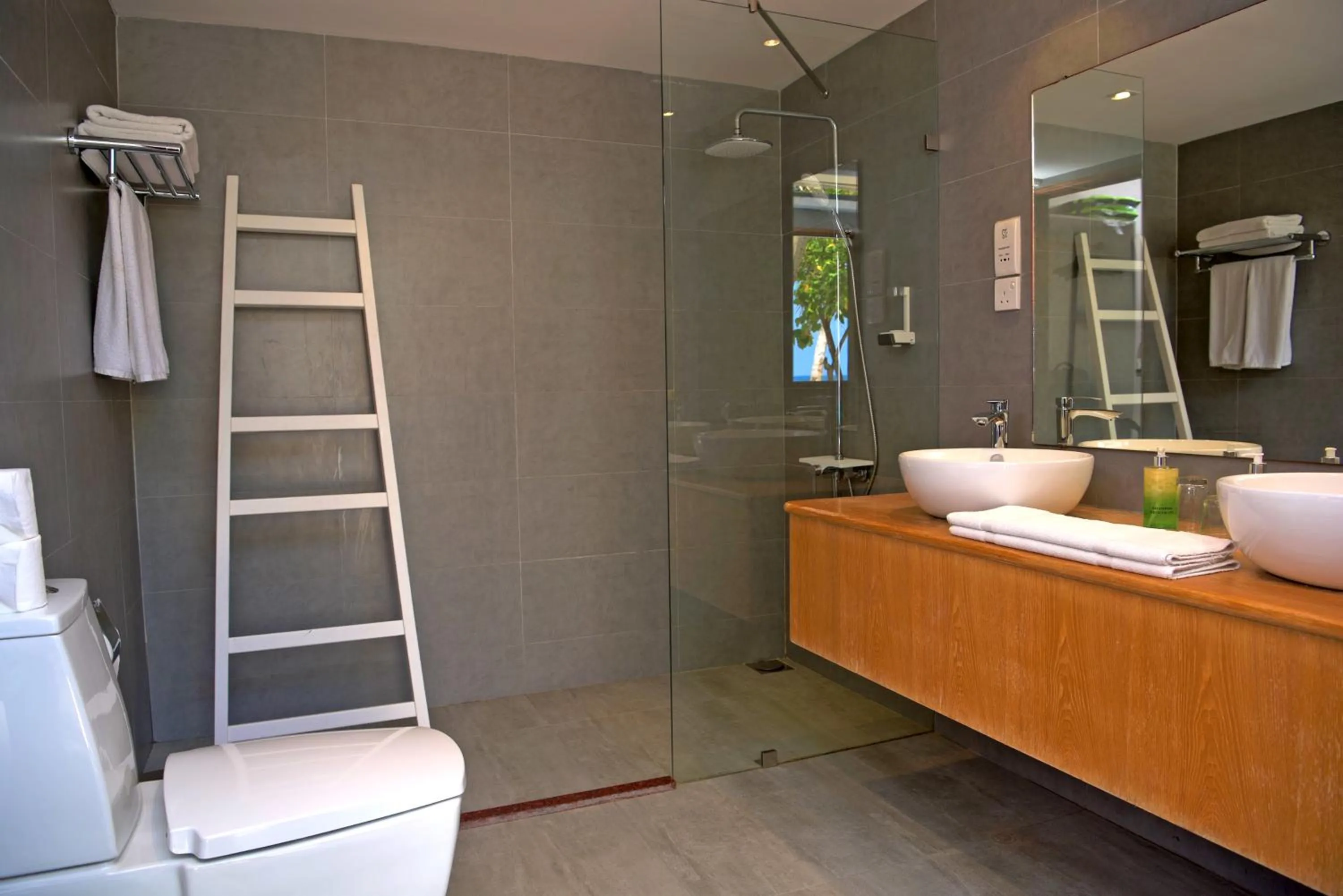 Bathroom in Eriyadu Island Resort