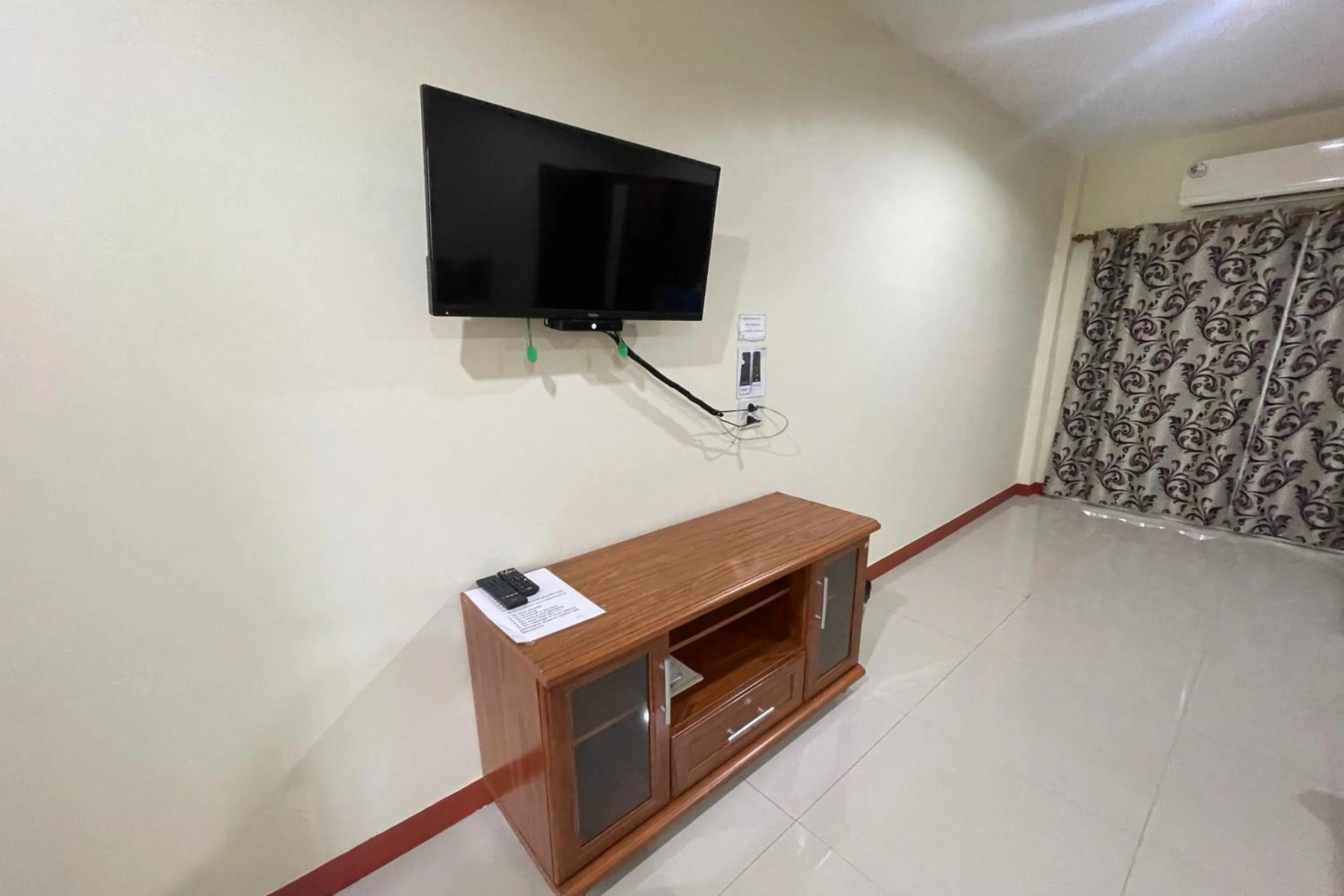 Bedroom in P&P Place