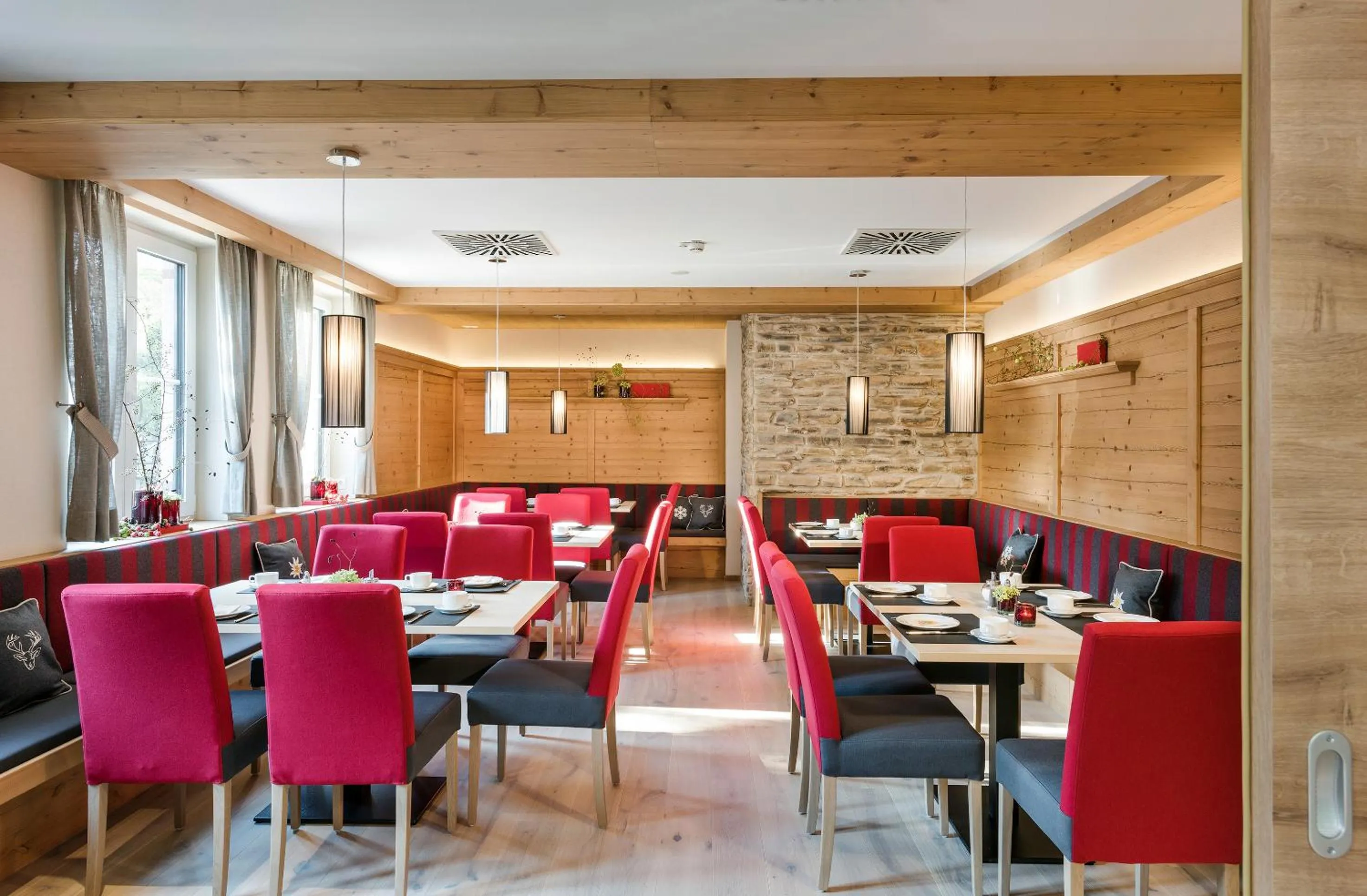 Restaurant/places to eat in Die Post Hotel