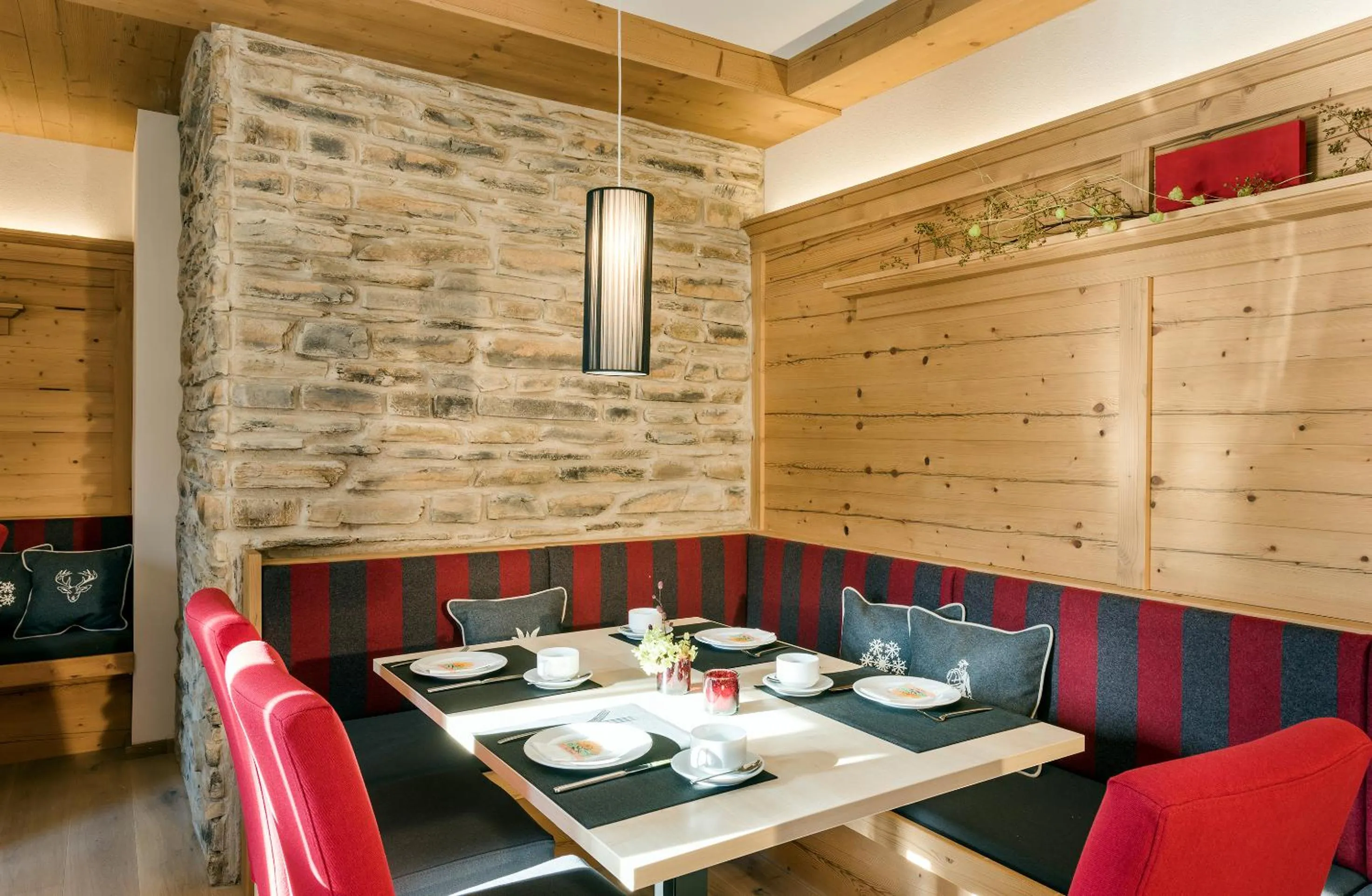 Restaurant/places to eat in Die Post Hotel