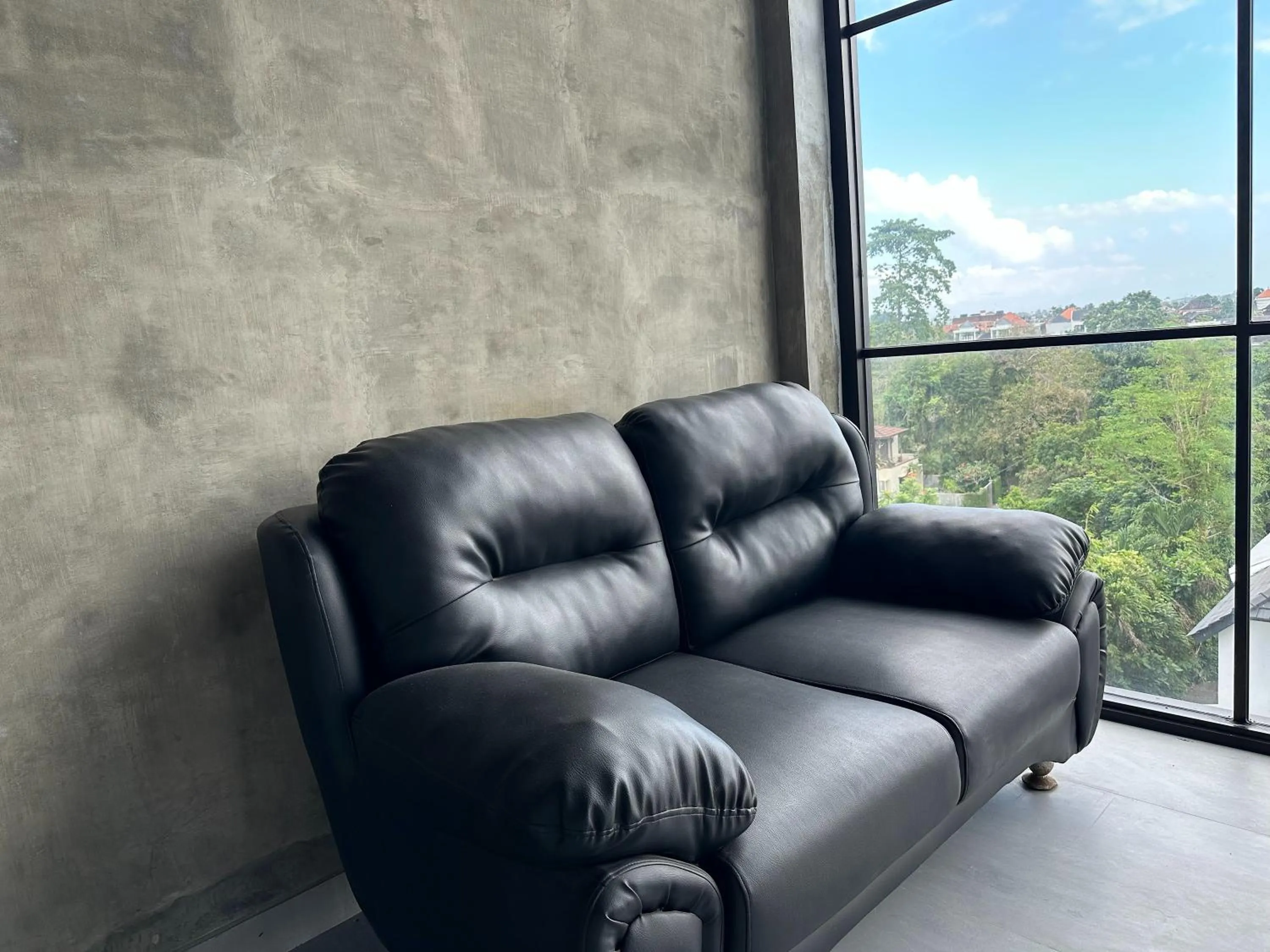 Area and facilities in Sky Apartments and Suites