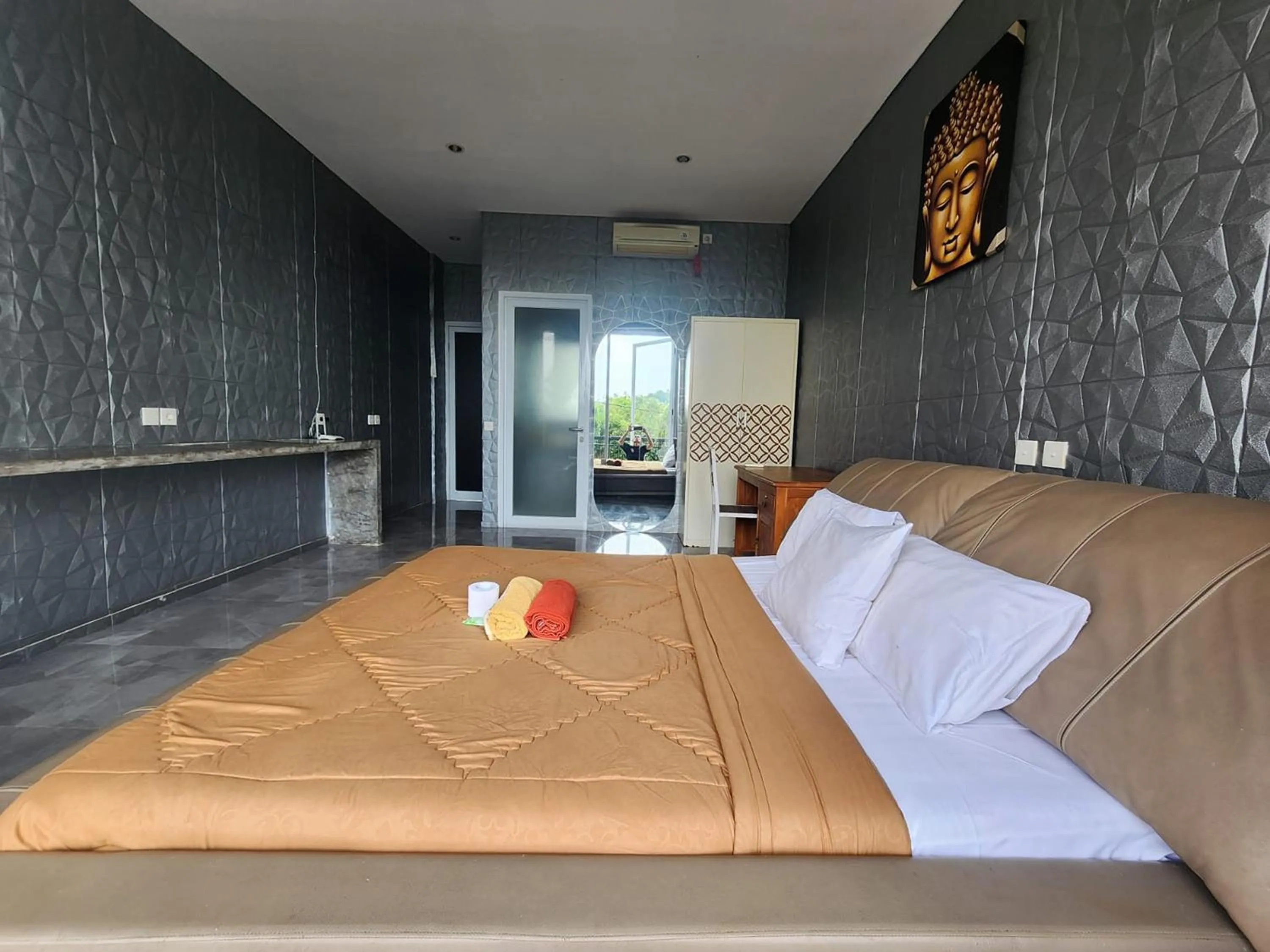 Bed in Sky Apartments and Suites