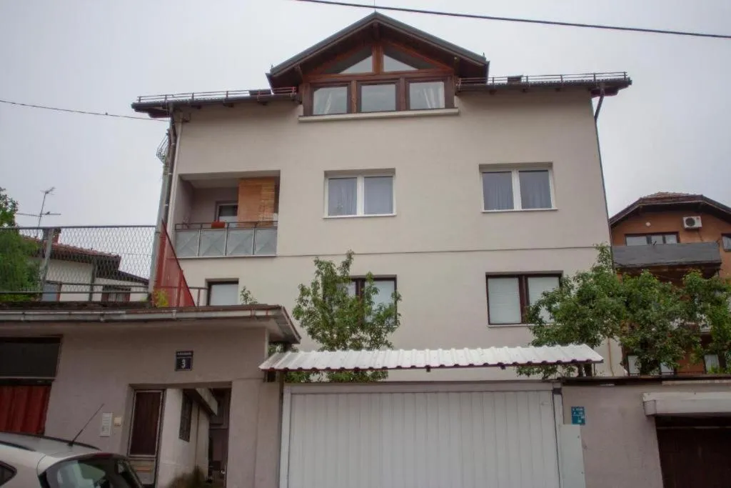 Guest House Fena