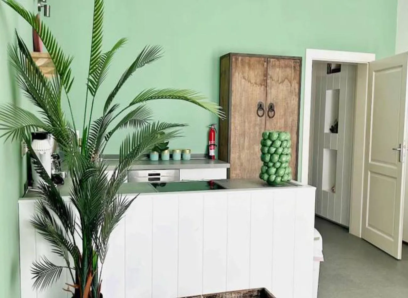 oven in Whale Tails Island Suites & Villas