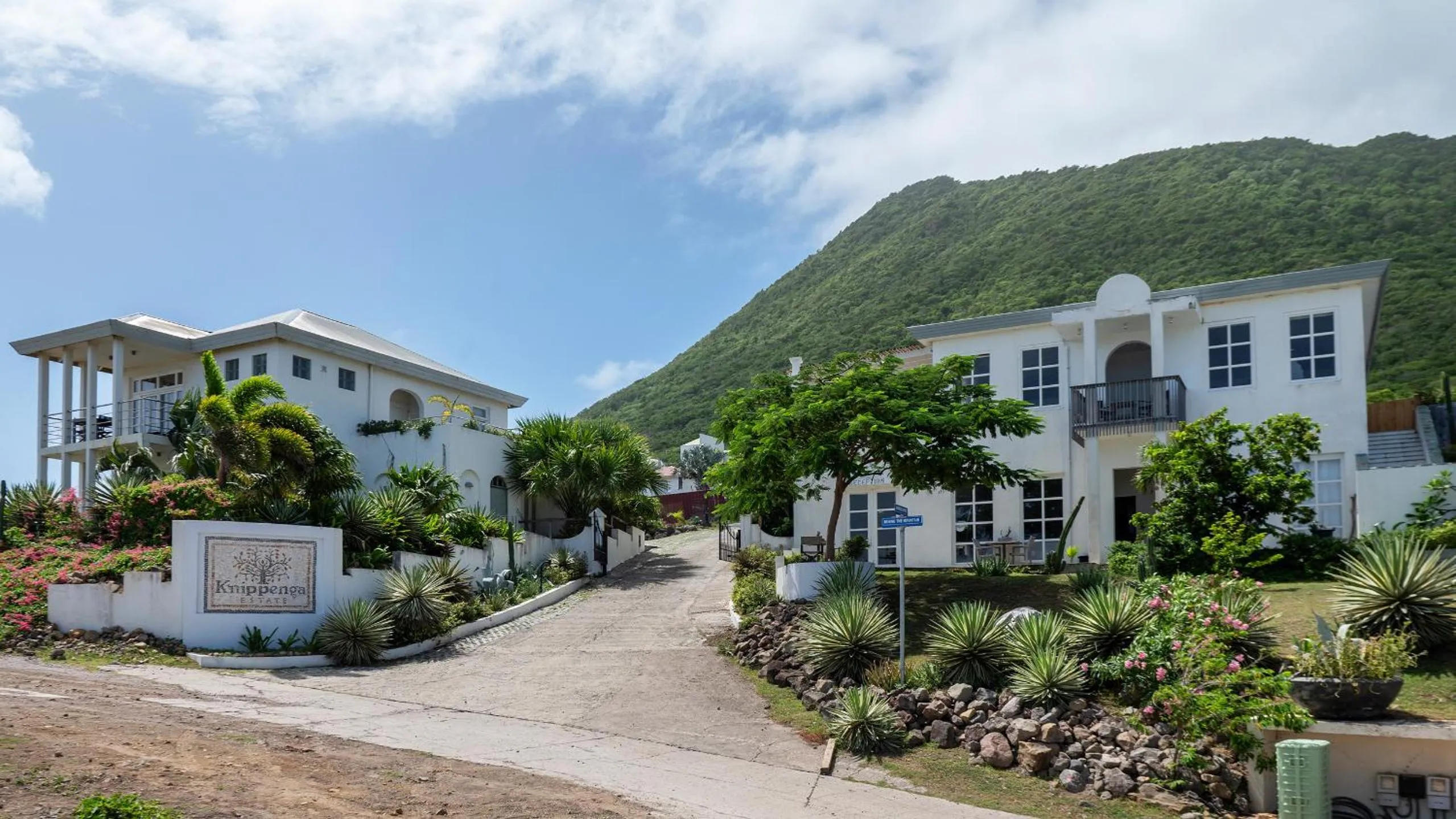 Property building in Whale Tails Island Suites & Villas