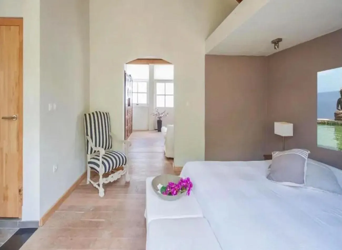 Bed in Whale Tails Island Suites & Villas