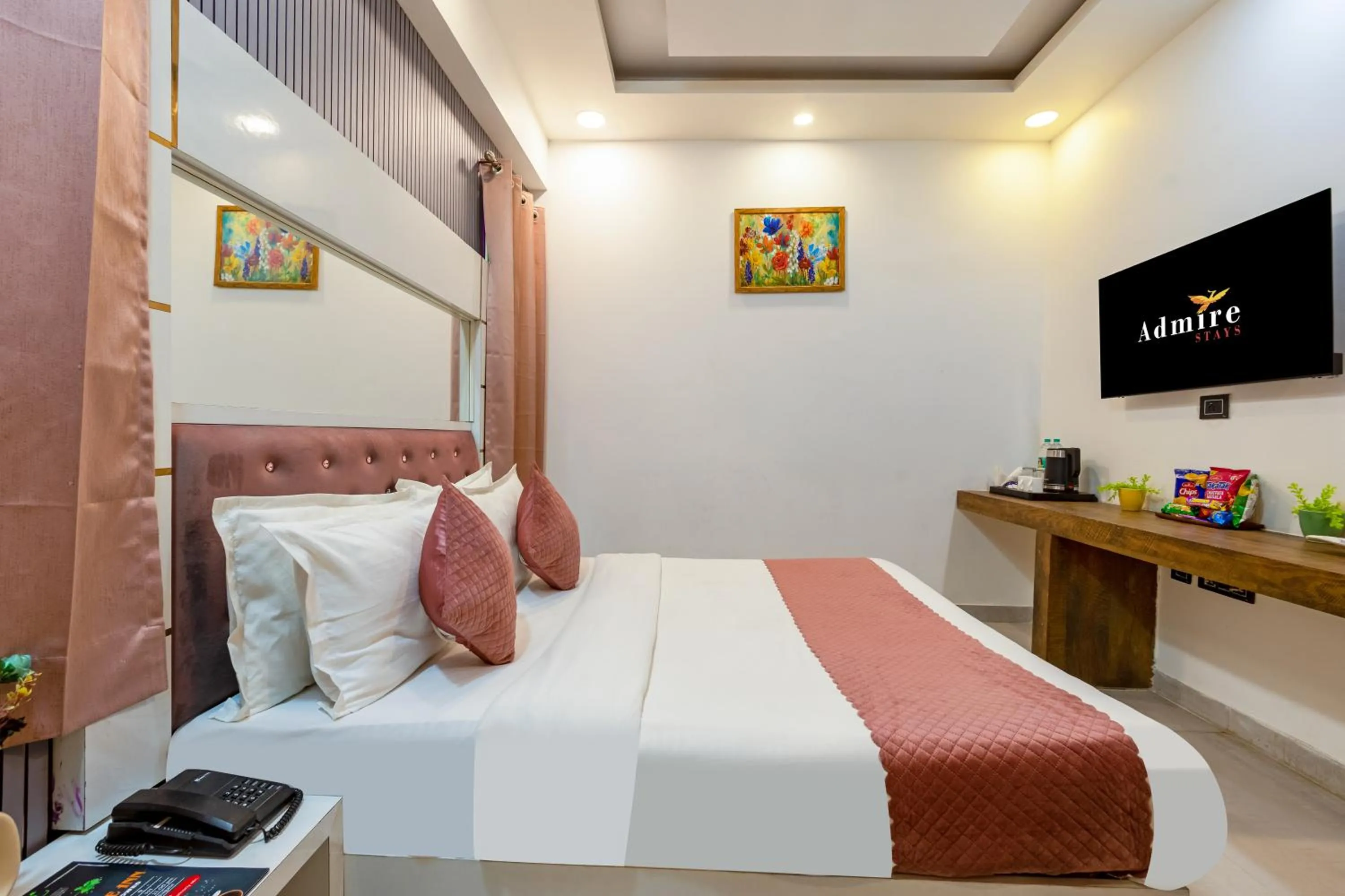 Communal lounge/ TV room, Bed in The Metro Stay by ASPL