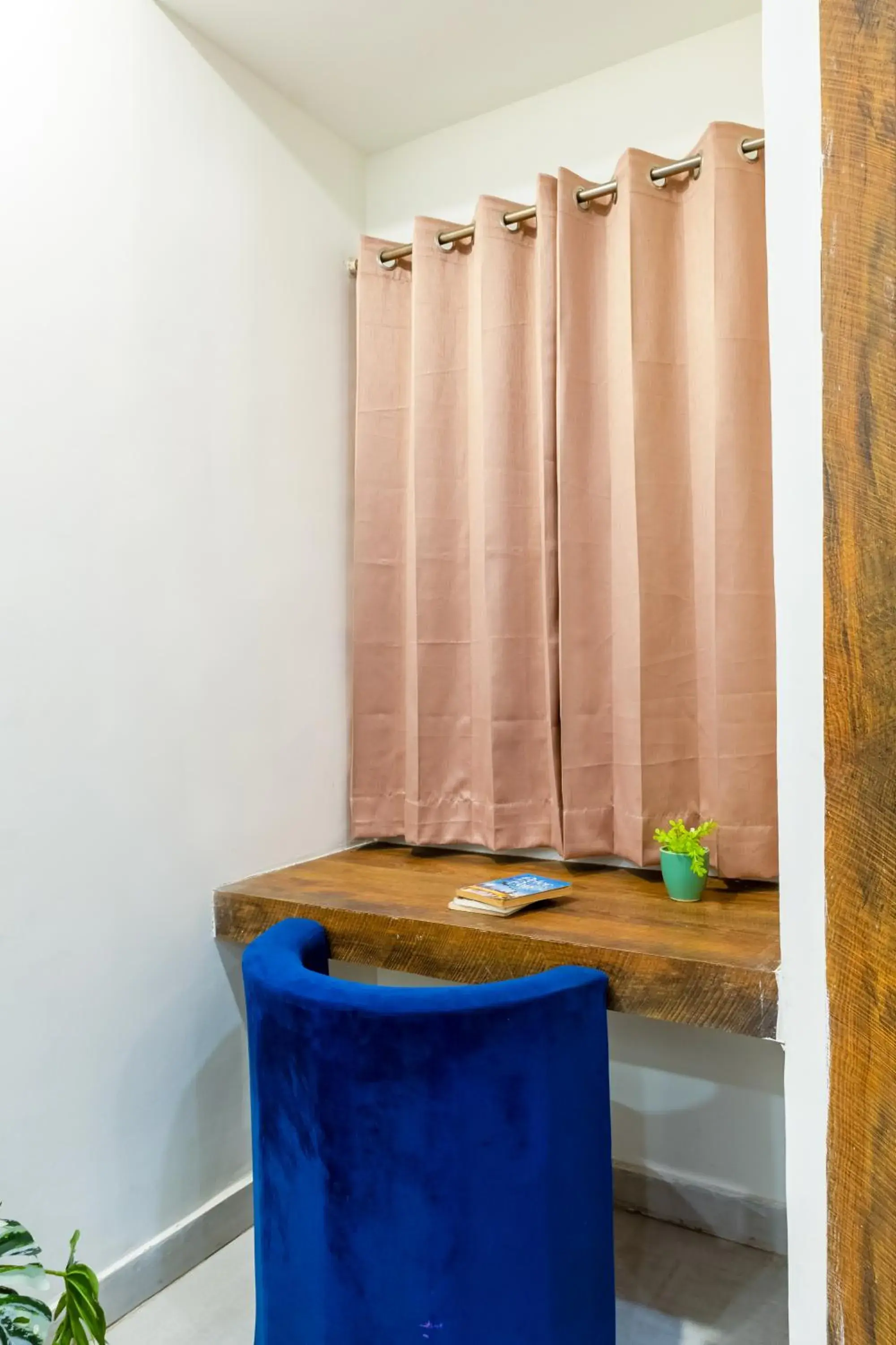 Standard Double Room - single occupancy in The Metro Stay by ASPL Standard Double Room - single occupancy in The Metro Stay by ASPL