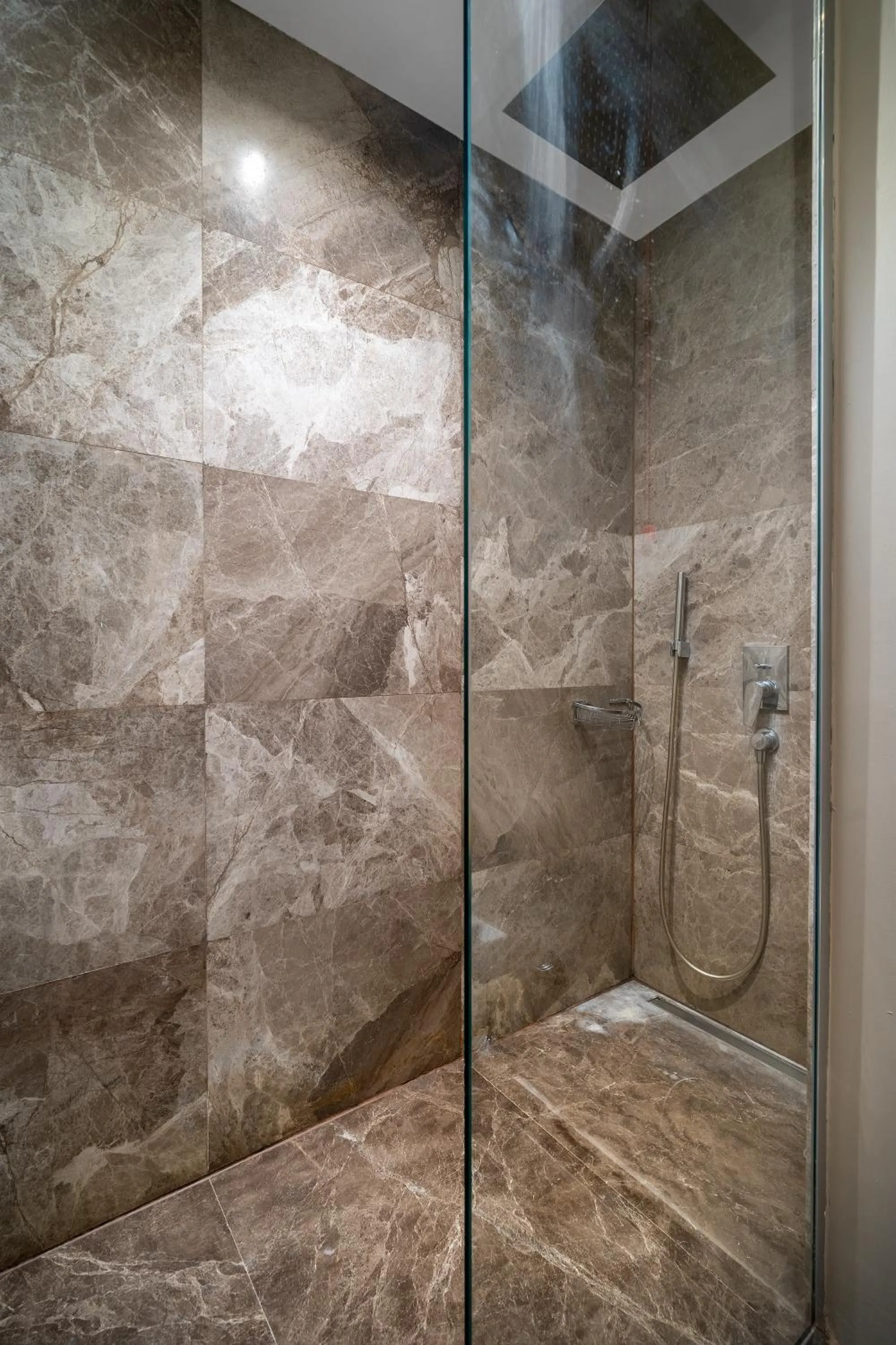 Shower in Sentire Hotels & Residences Taksim
