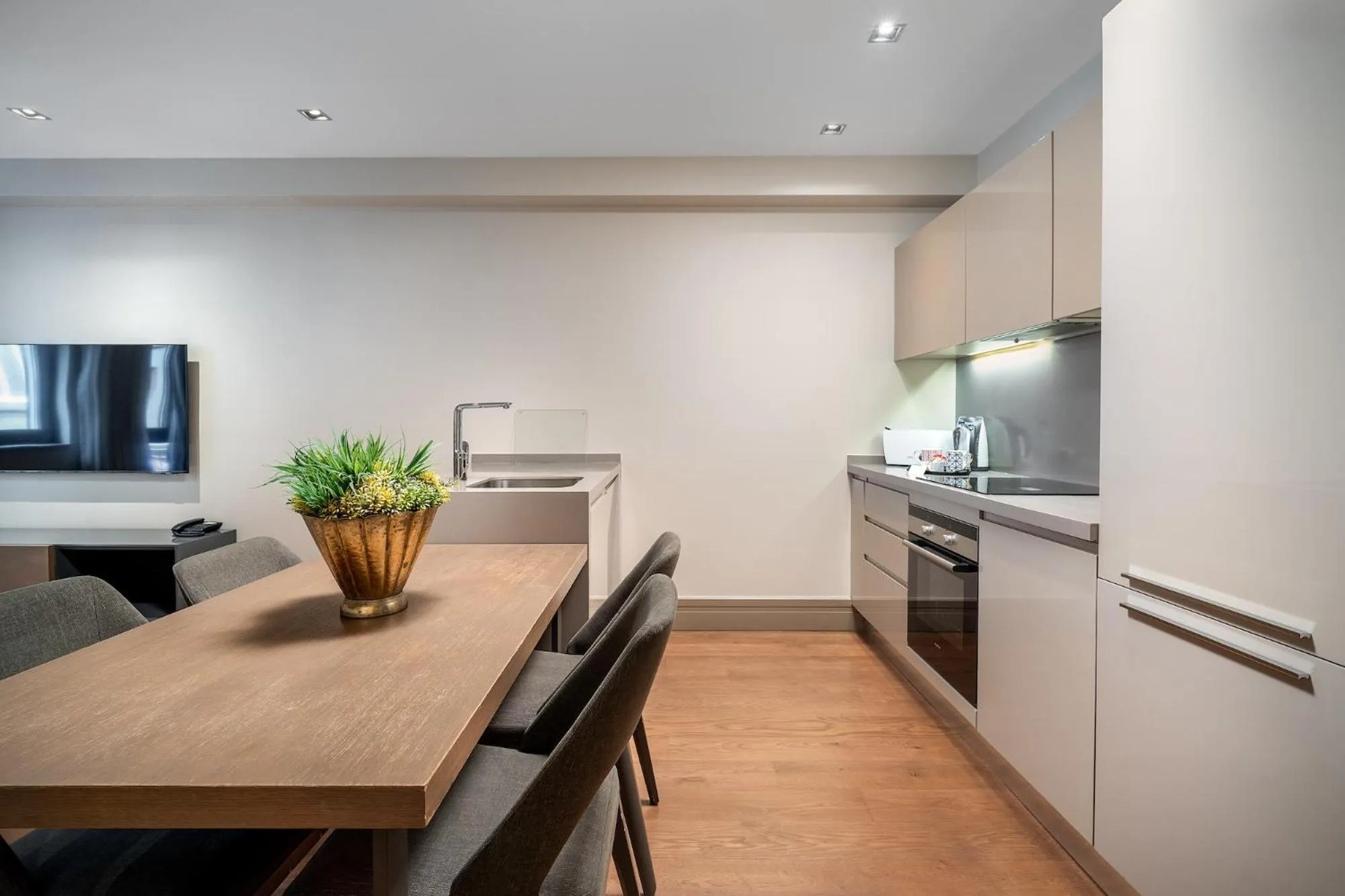 Kitchen or kitchenette in Sentire Hotels & Residences Taksim