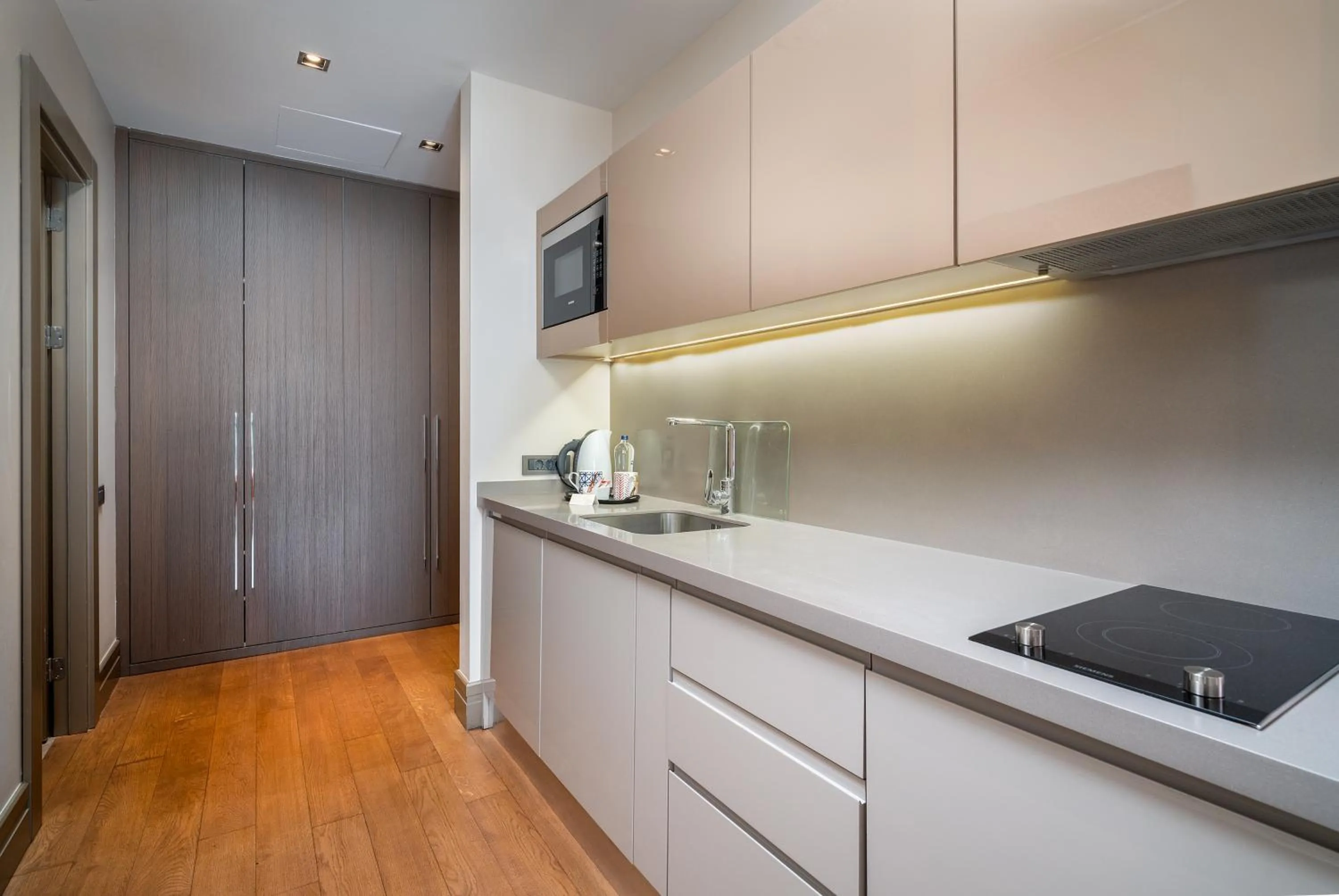 Kitchen or kitchenette in Sentire Hotels & Residences Taksim