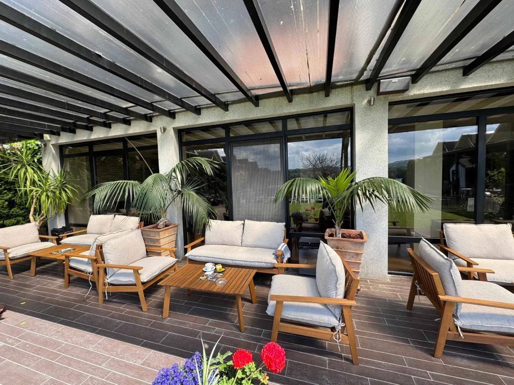 Garden in Guest House Panorama Aqualux with Free Parking