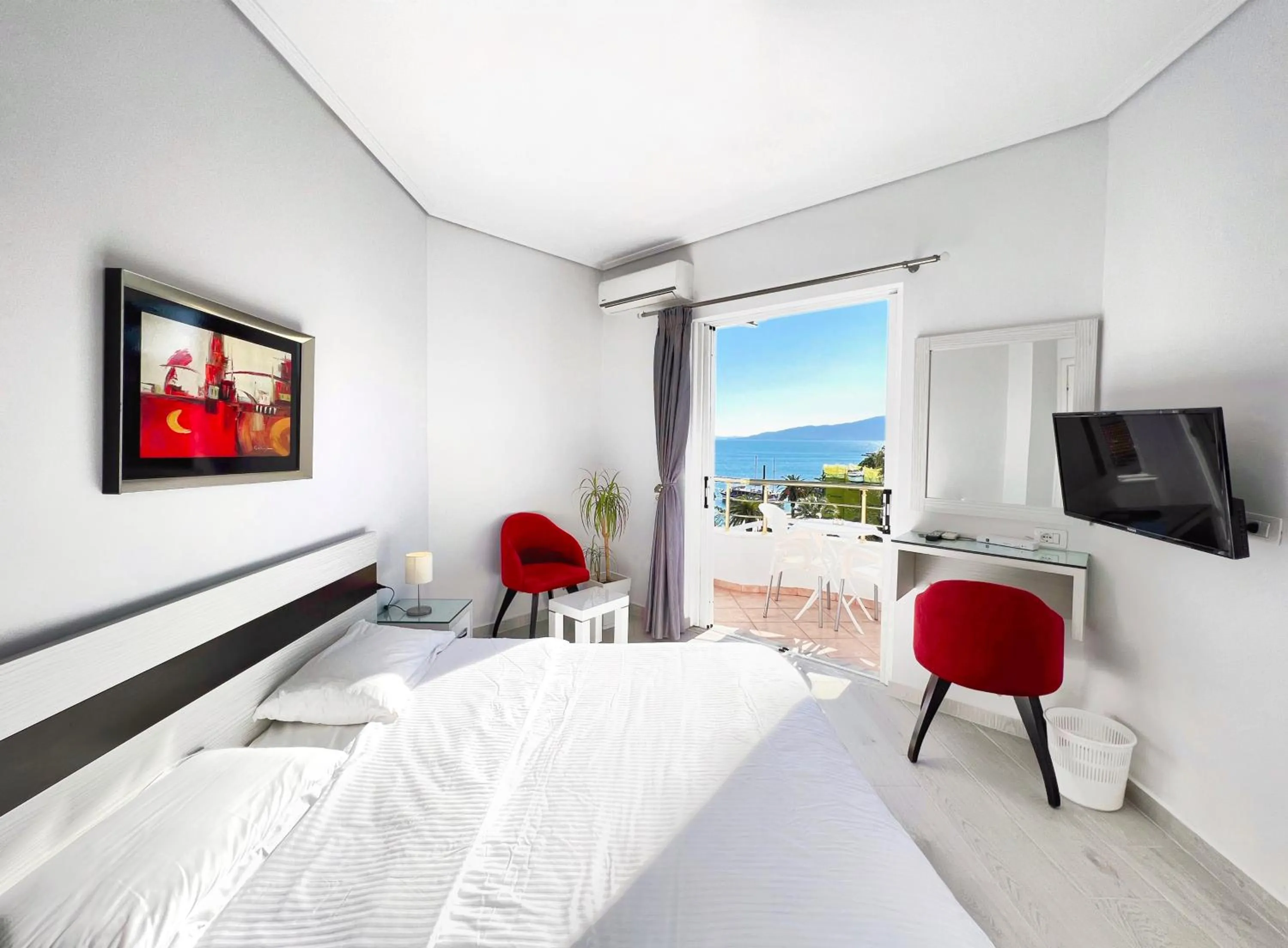 Photo of the whole room, Bed in Hotel JoAn