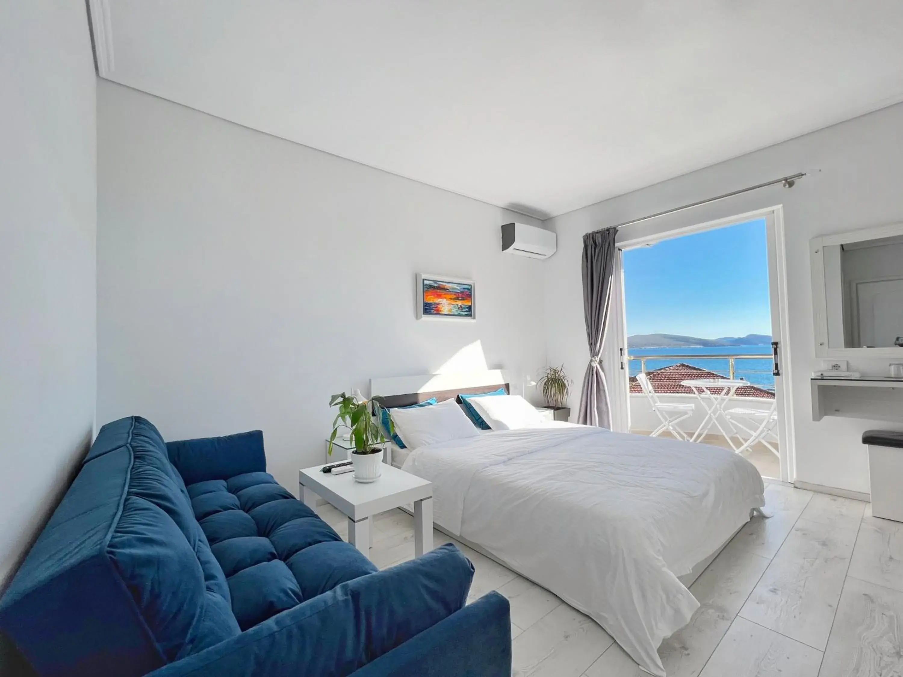 Family Room with Balcony and Sea View in Hotel JoAn Family Room with Balcony and Sea View in Hotel JoAn