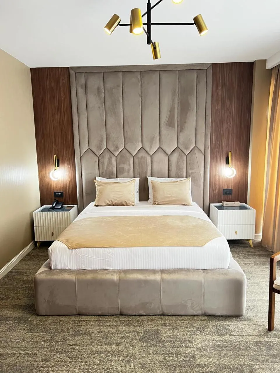 Bed in White Breeze Hotel