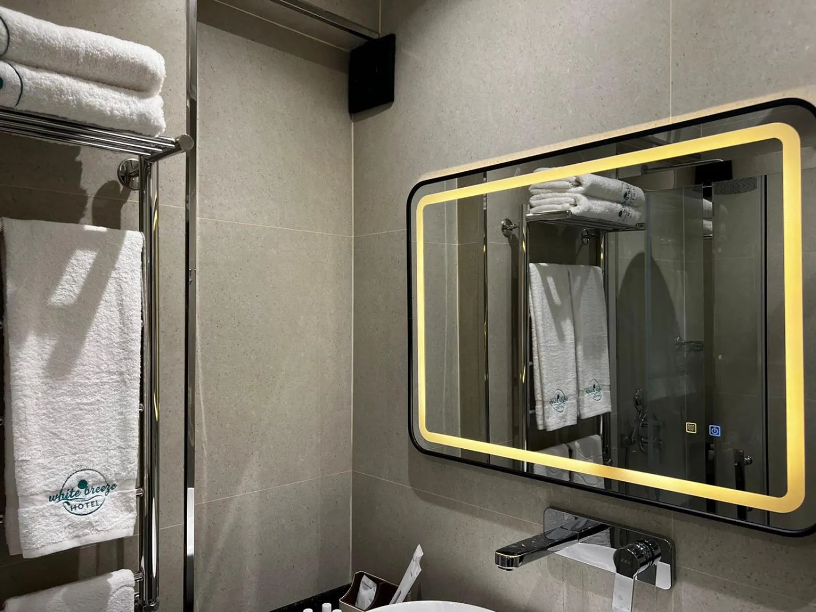 Bathroom in White Breeze Hotel