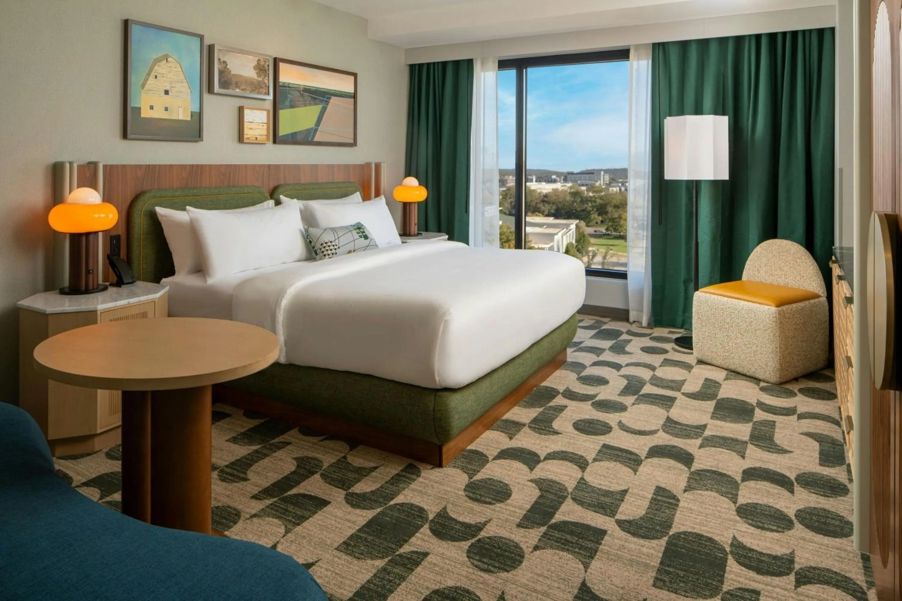 Photo of the whole room, Bed in Trilogy Hotel Huntsville, Autograph Collection