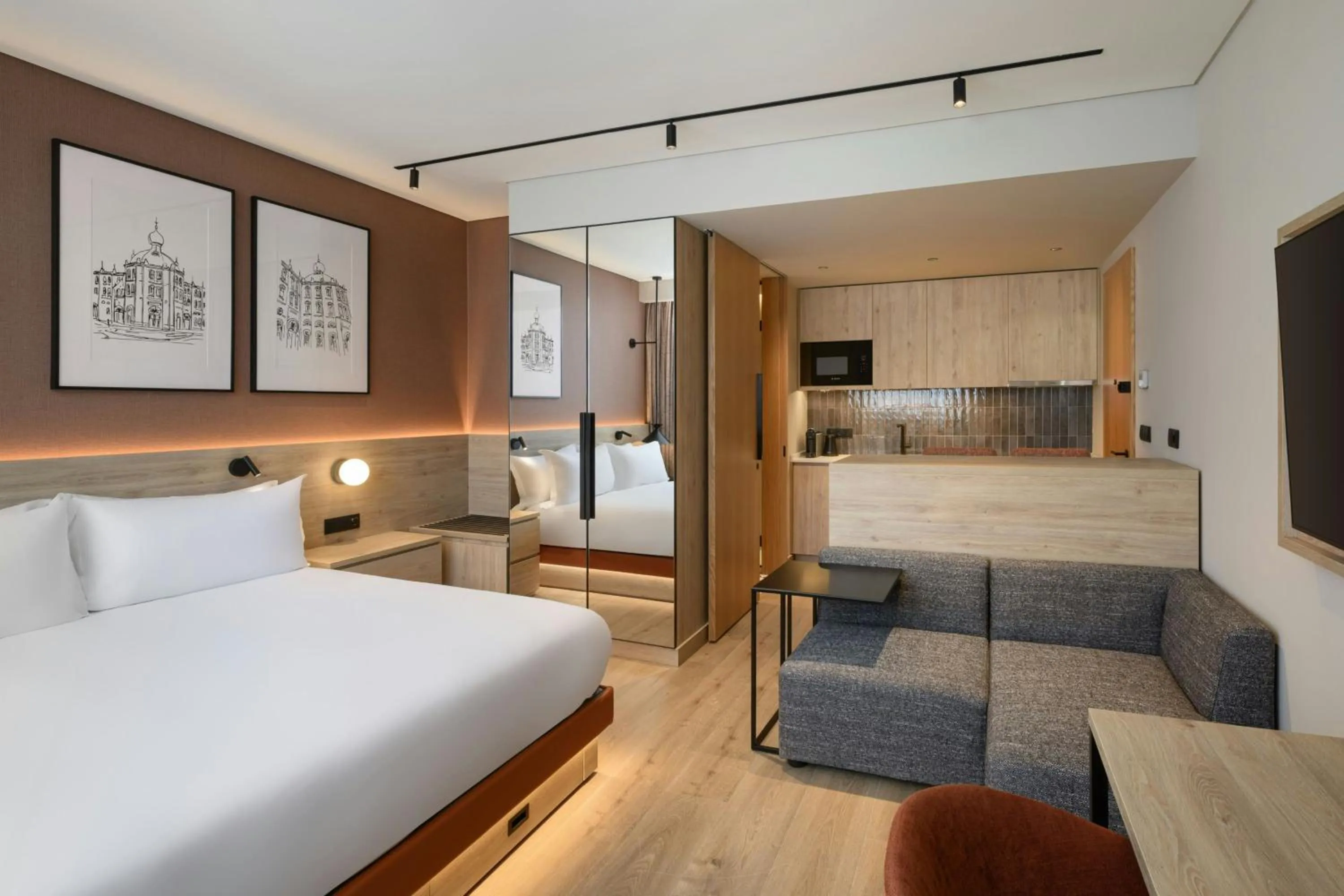 Bathroom, Bed in Residence Inn by Marriott Lisbon