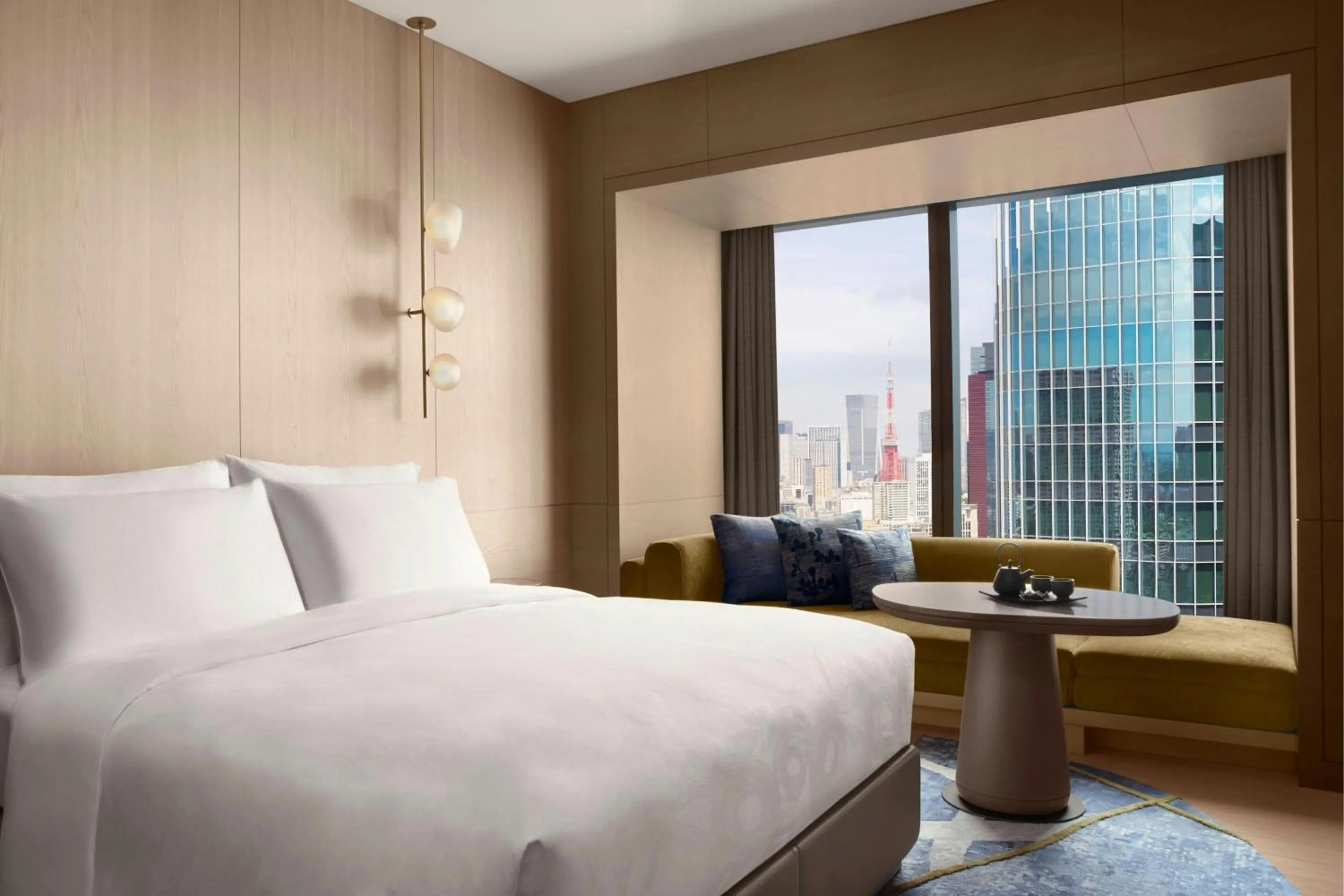 Photo of the whole room, Bed in JW Marriott Hotel Tokyo