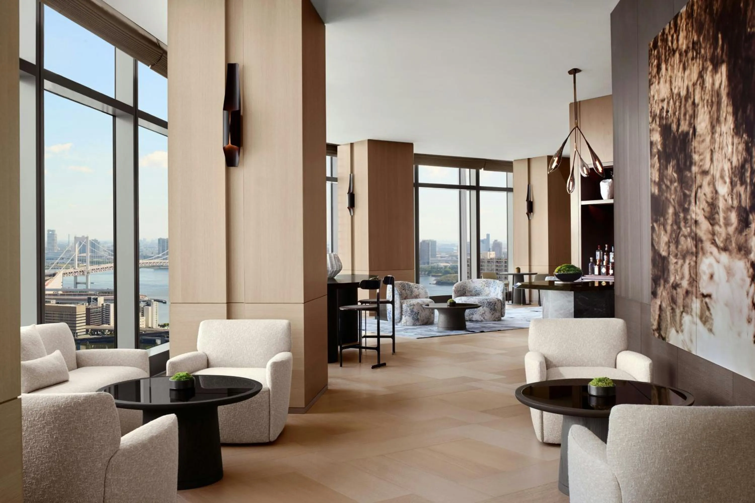 Lounge or bar in JW Marriott Hotel Tokyo