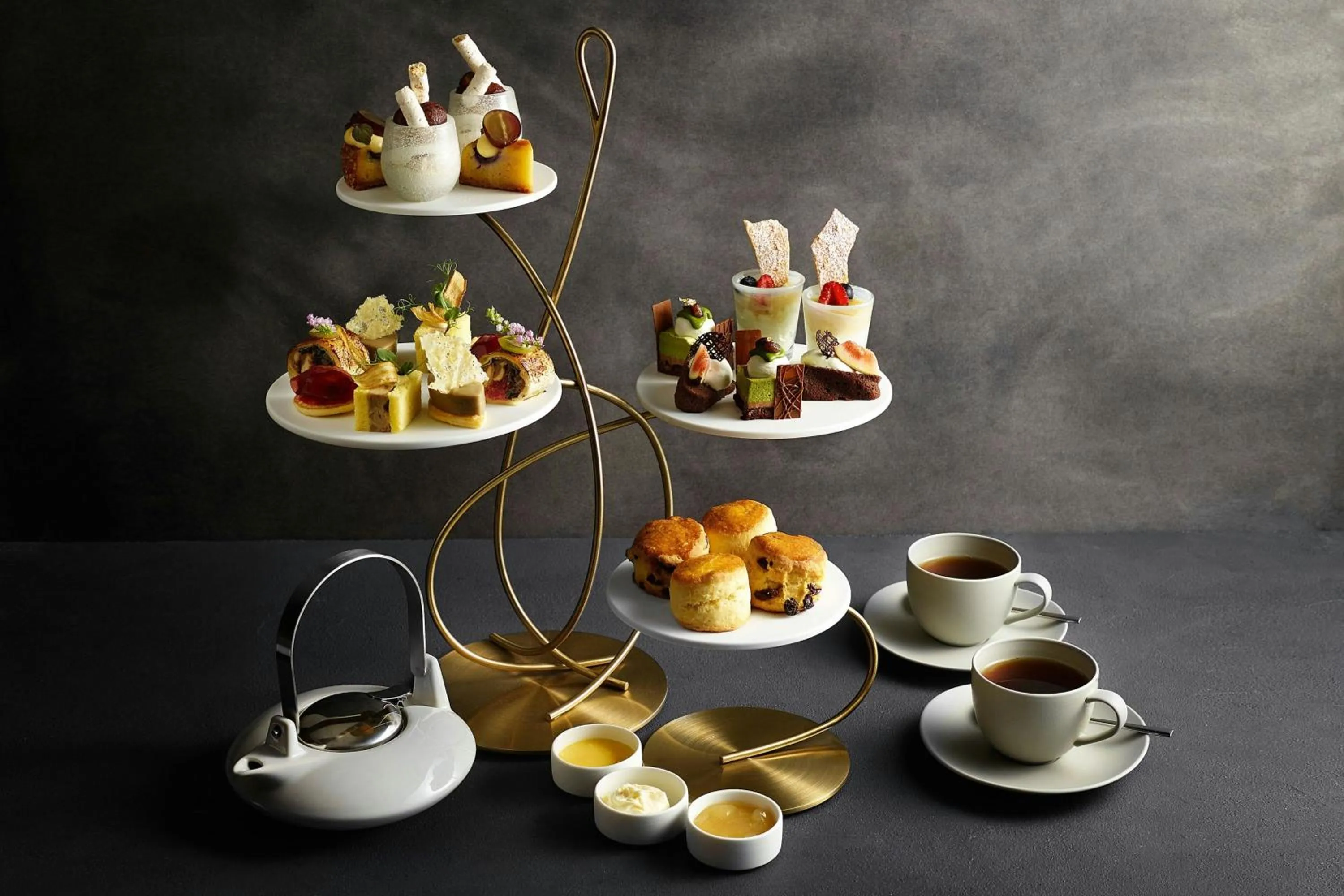 Lounge or bar in JW Marriott Hotel Tokyo