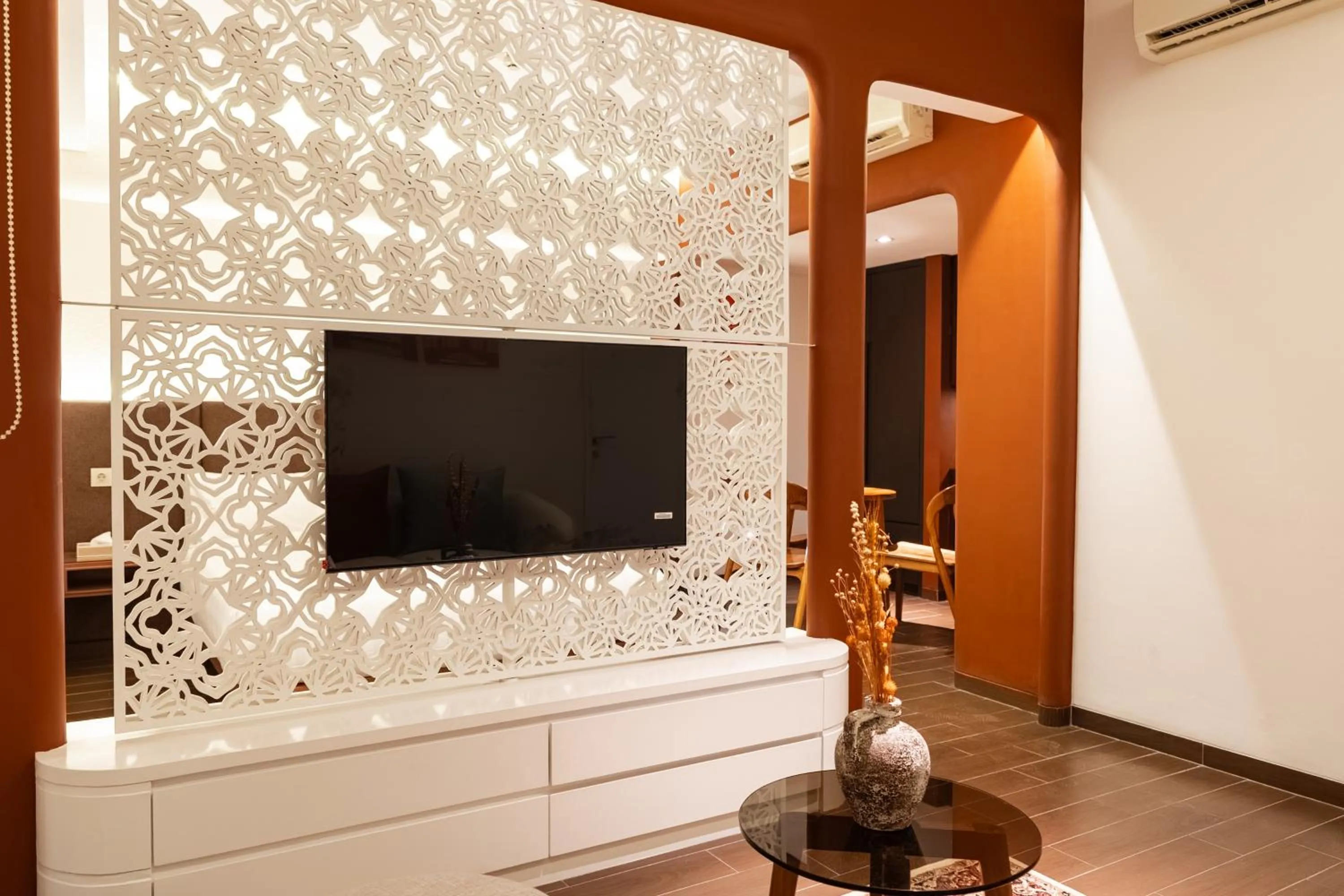 TV and multimedia in Omar Hotel