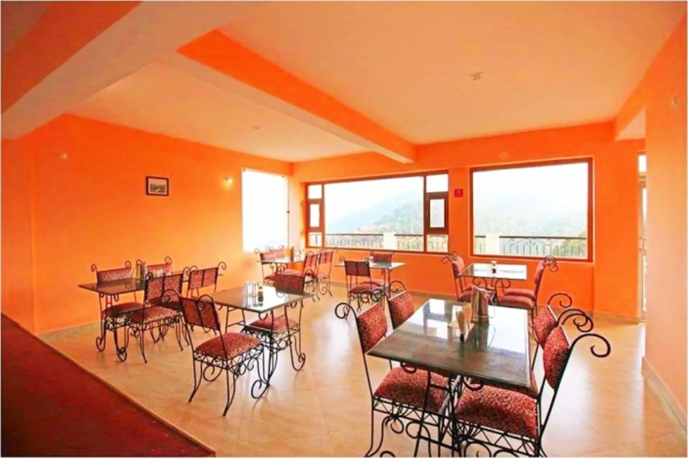 Breakfast in Hotel Avlokan - Near Kainchi Dham Mandir