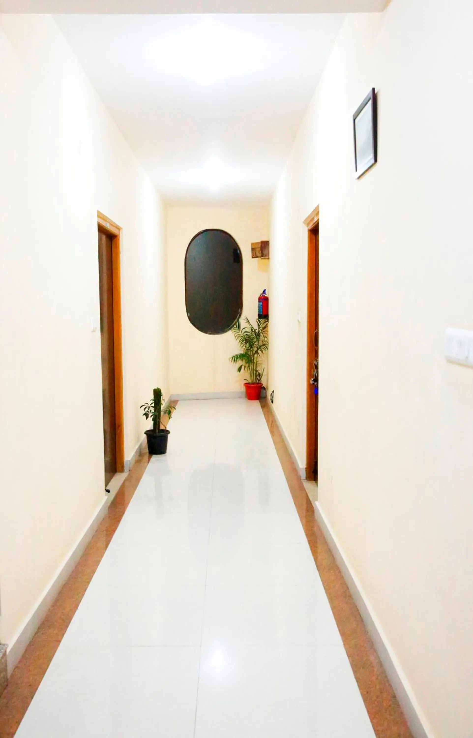 Lobby or reception in Hotel Avlokan - Near Kainchi Dham Mandir