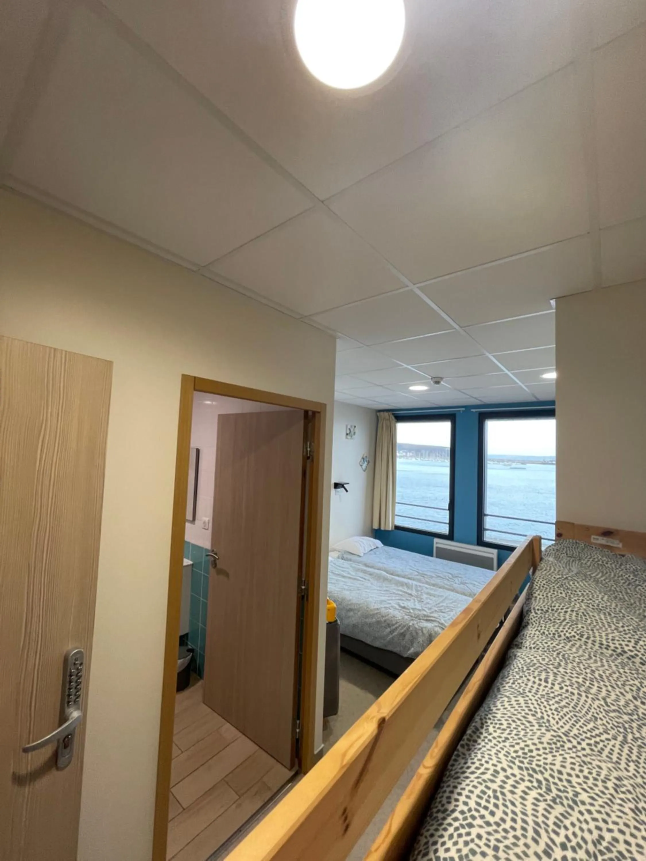 Photo of the whole room, Bathroom in CLLCM - Club Leo Lagrange de Camaret-sur-Mer