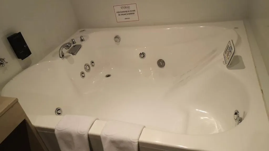 Bathroom in La Posada del Rancho