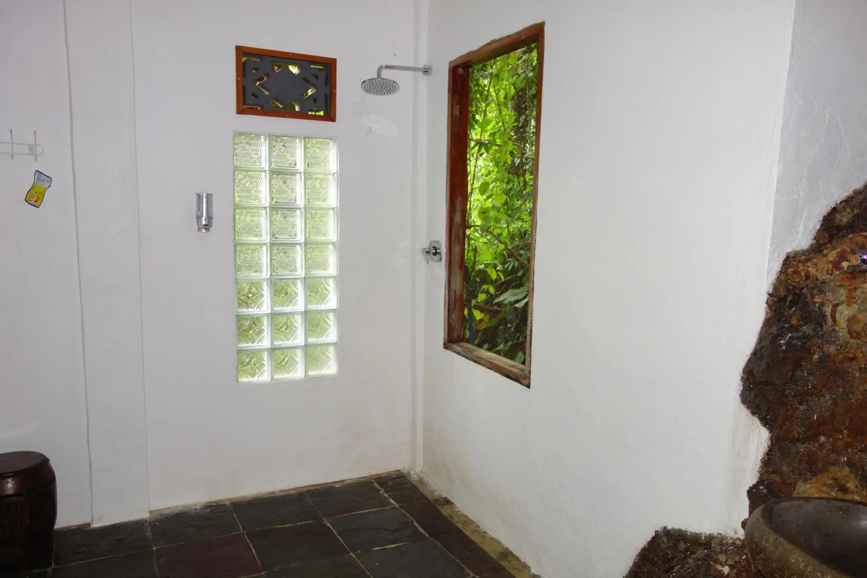 Bathroom in Hotel Orangutan