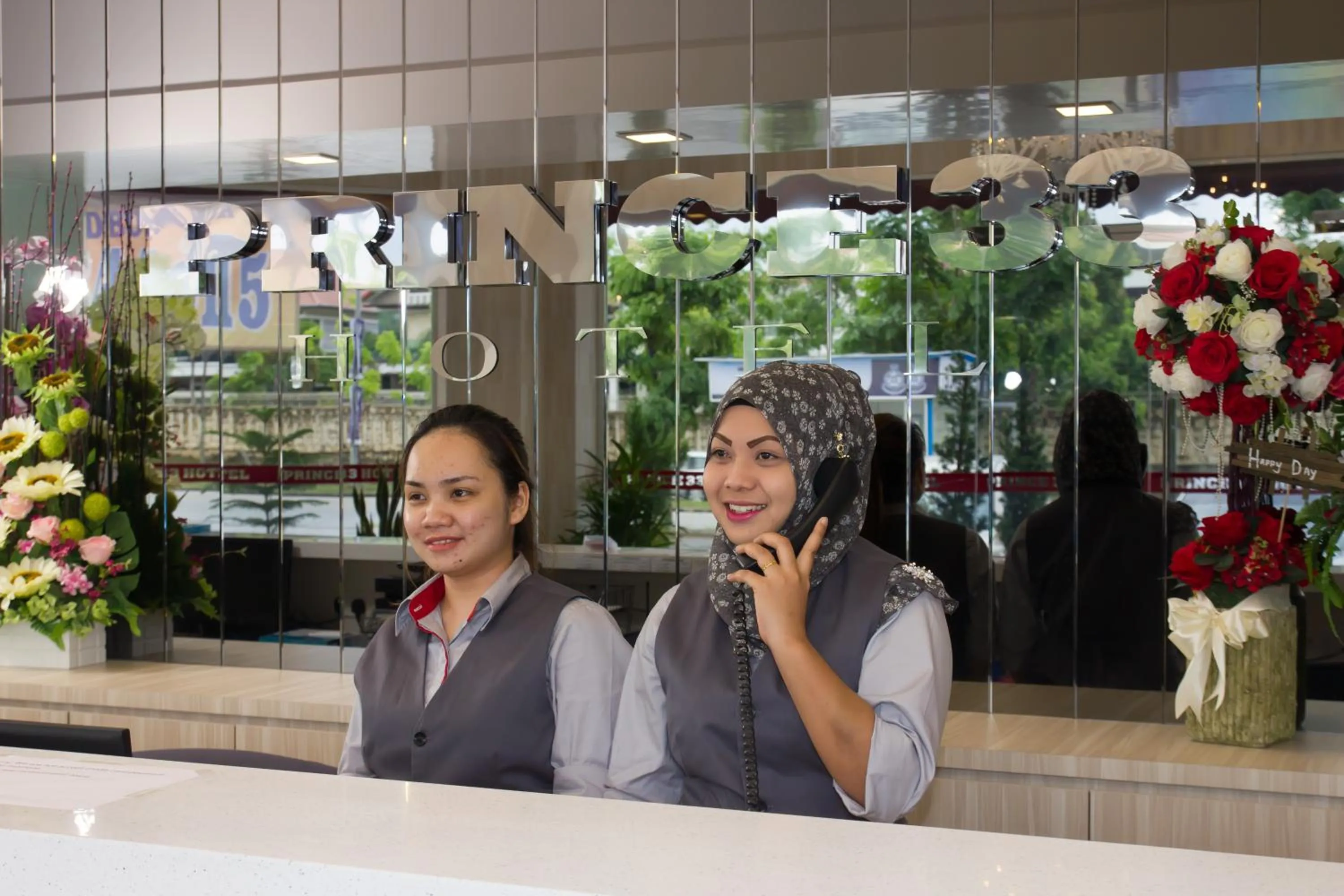 Lobby or reception in Prince 33 Hotel