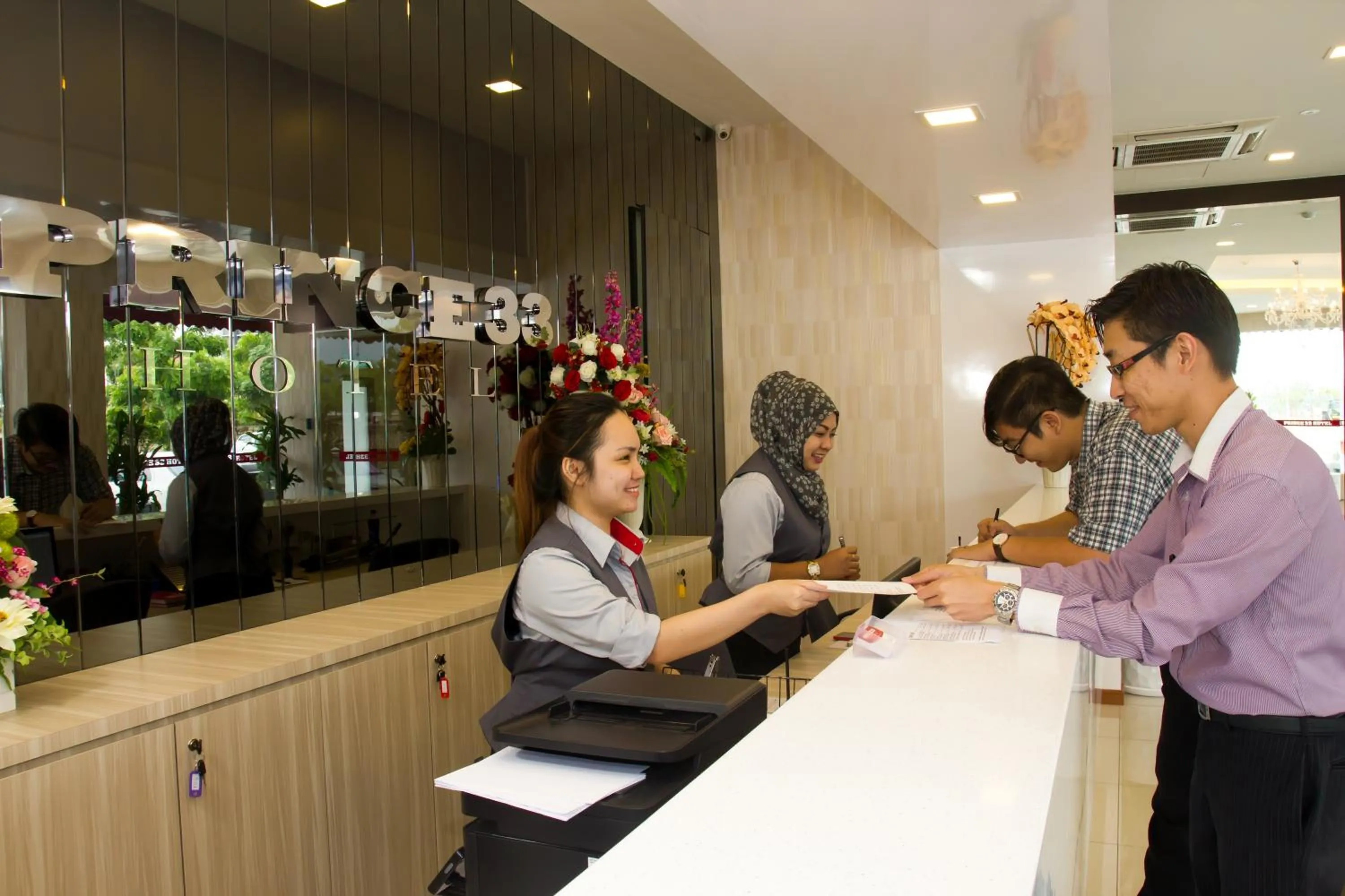 Facade/entrance, Lobby/Reception in Prince 33 Hotel