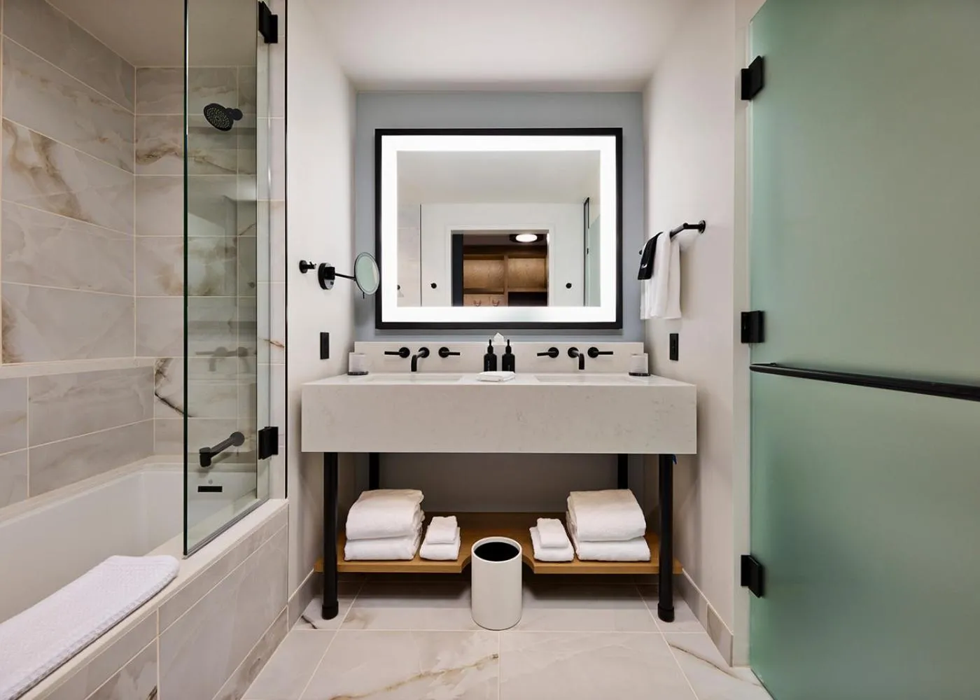 Deluxe Queen Room with Two Queen Beds in Limelight Mammoth