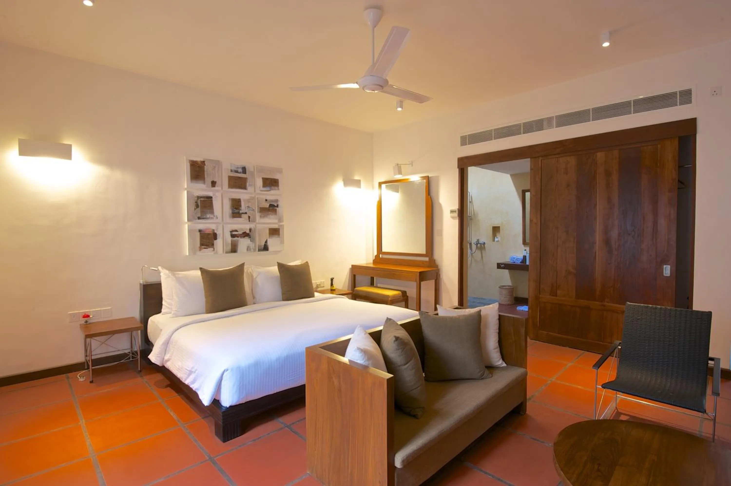 Bed in Jetwing Thalahena Villa