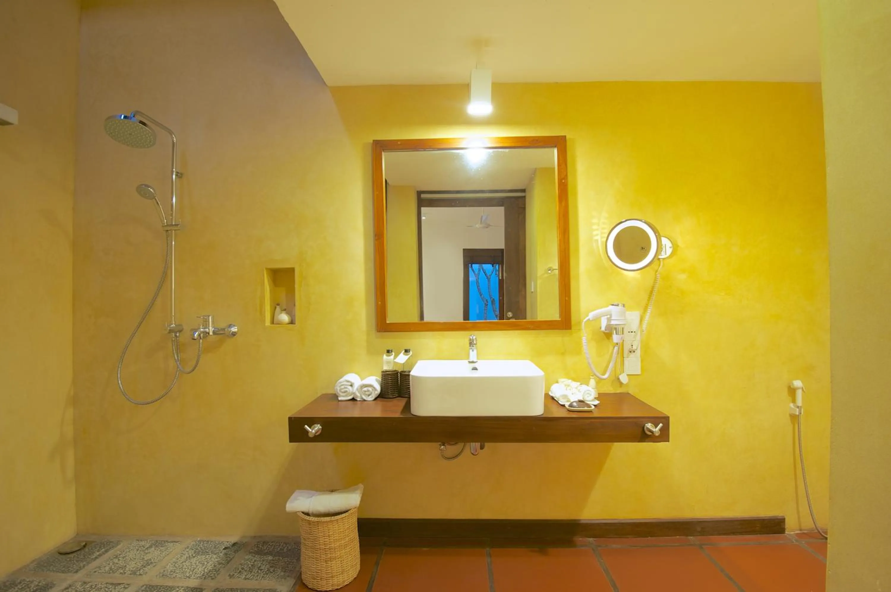 Shower in Jetwing Thalahena Villa