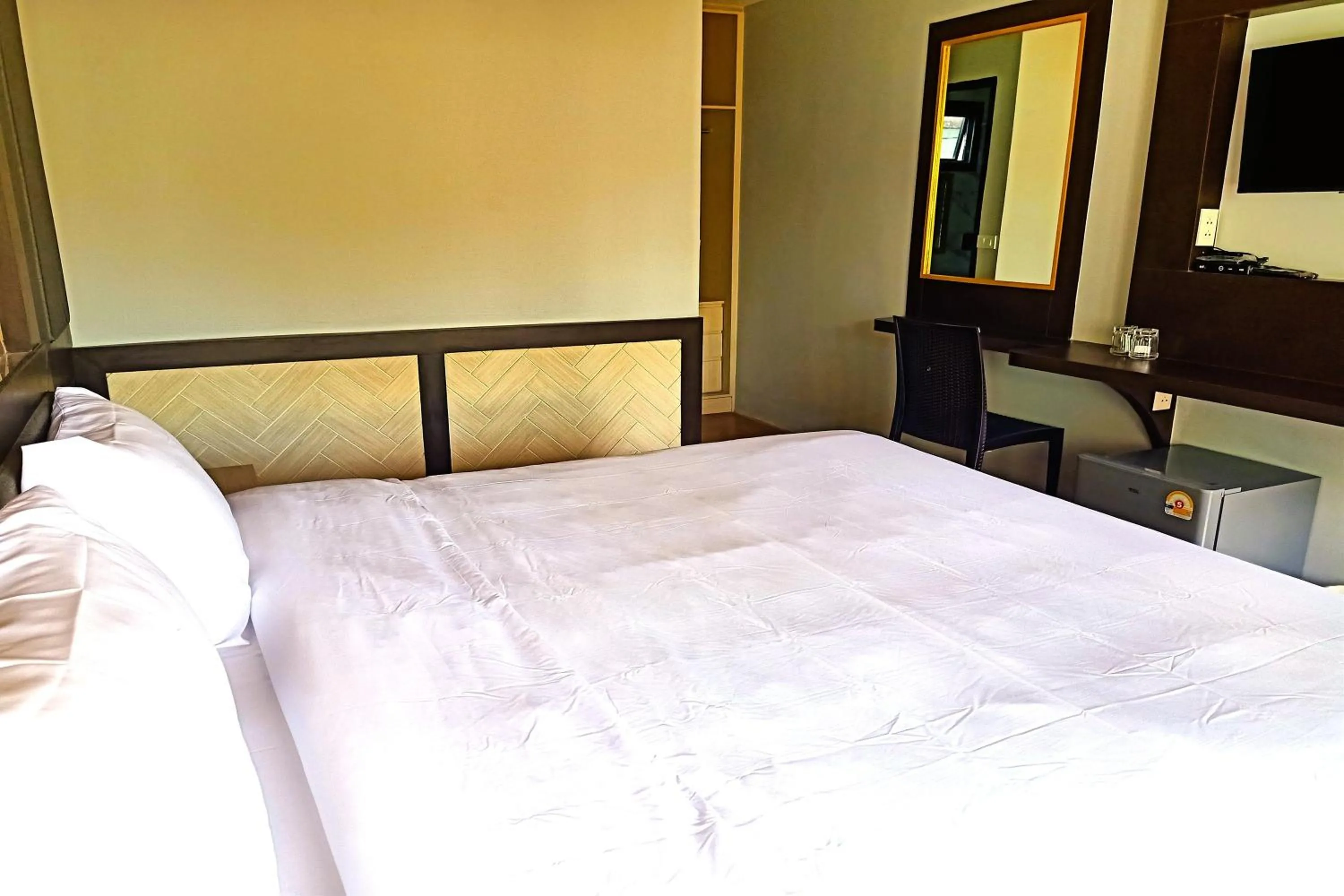 Bedroom, Bed in Resort Thalang