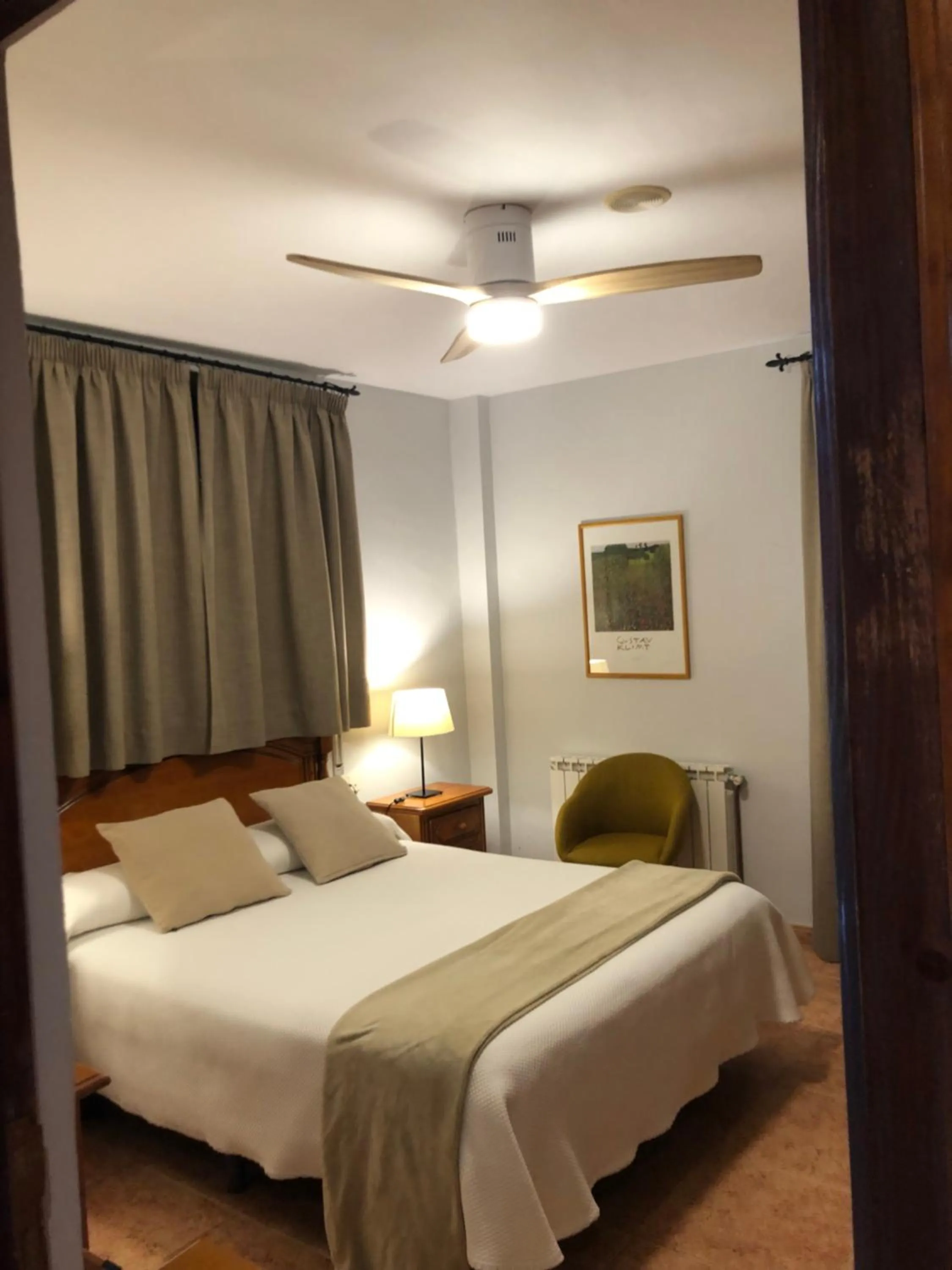 Bed in Hotel Florido