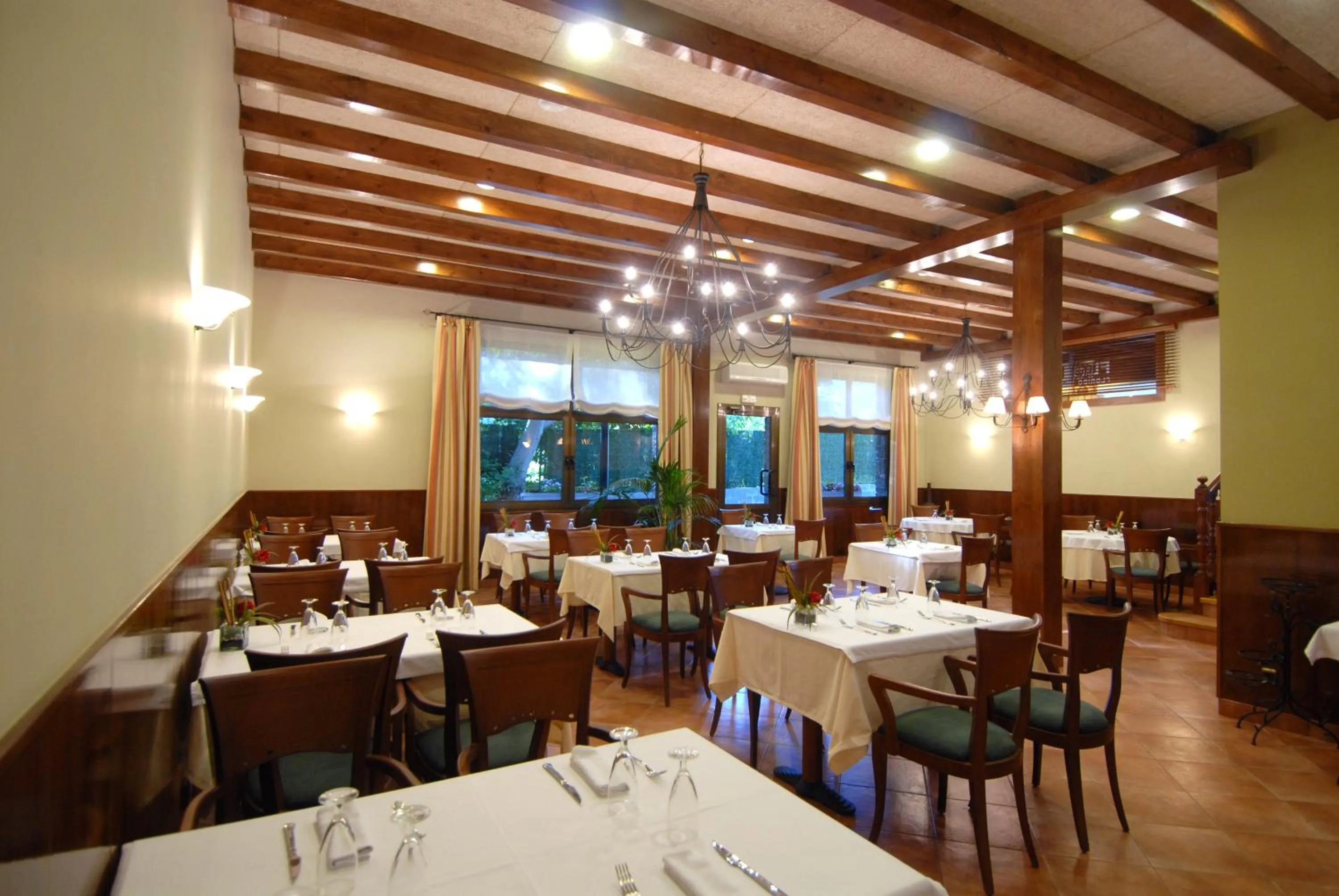 Restaurant/places to eat in Hotel Florido