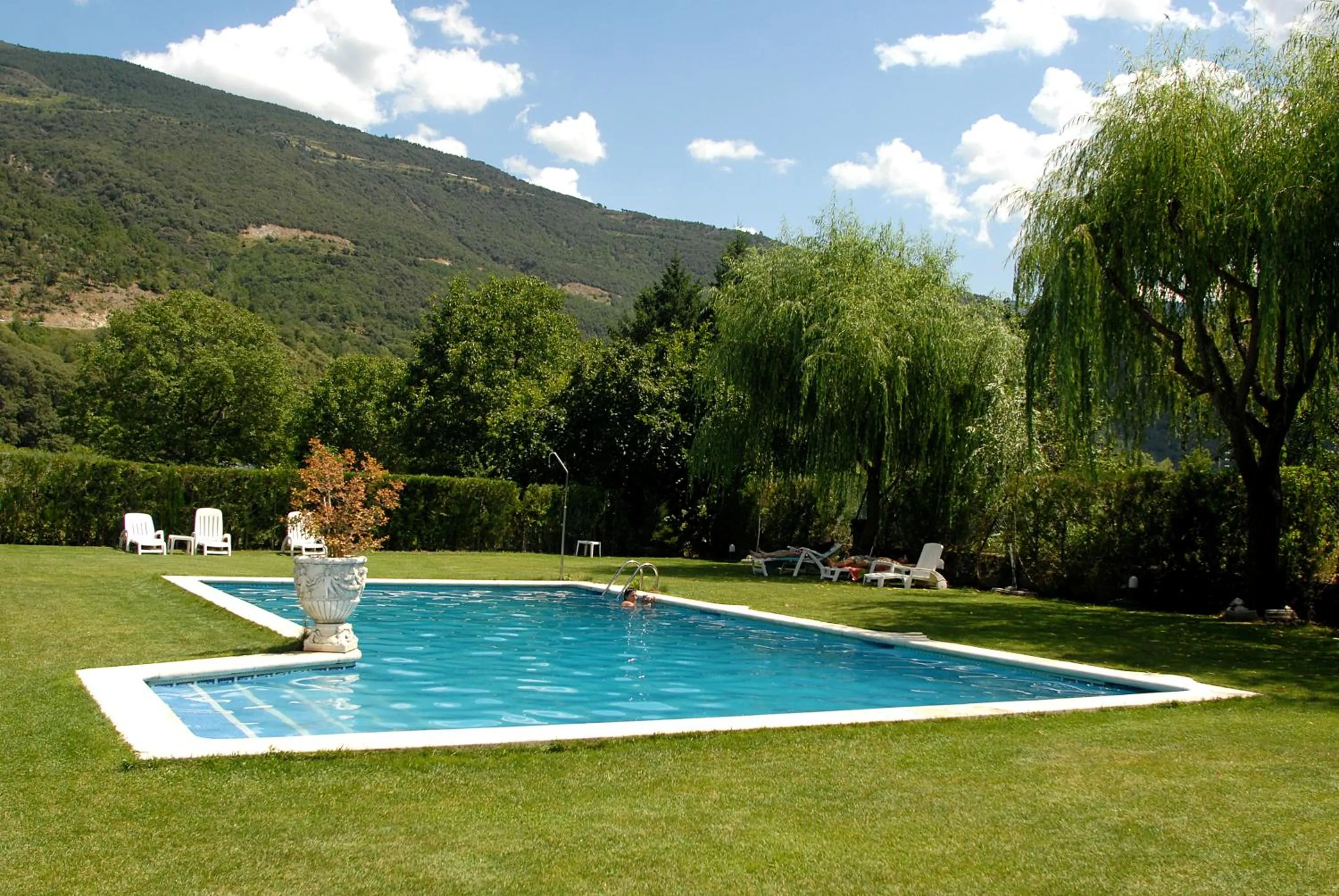 Swimming pool in Hotel Florido