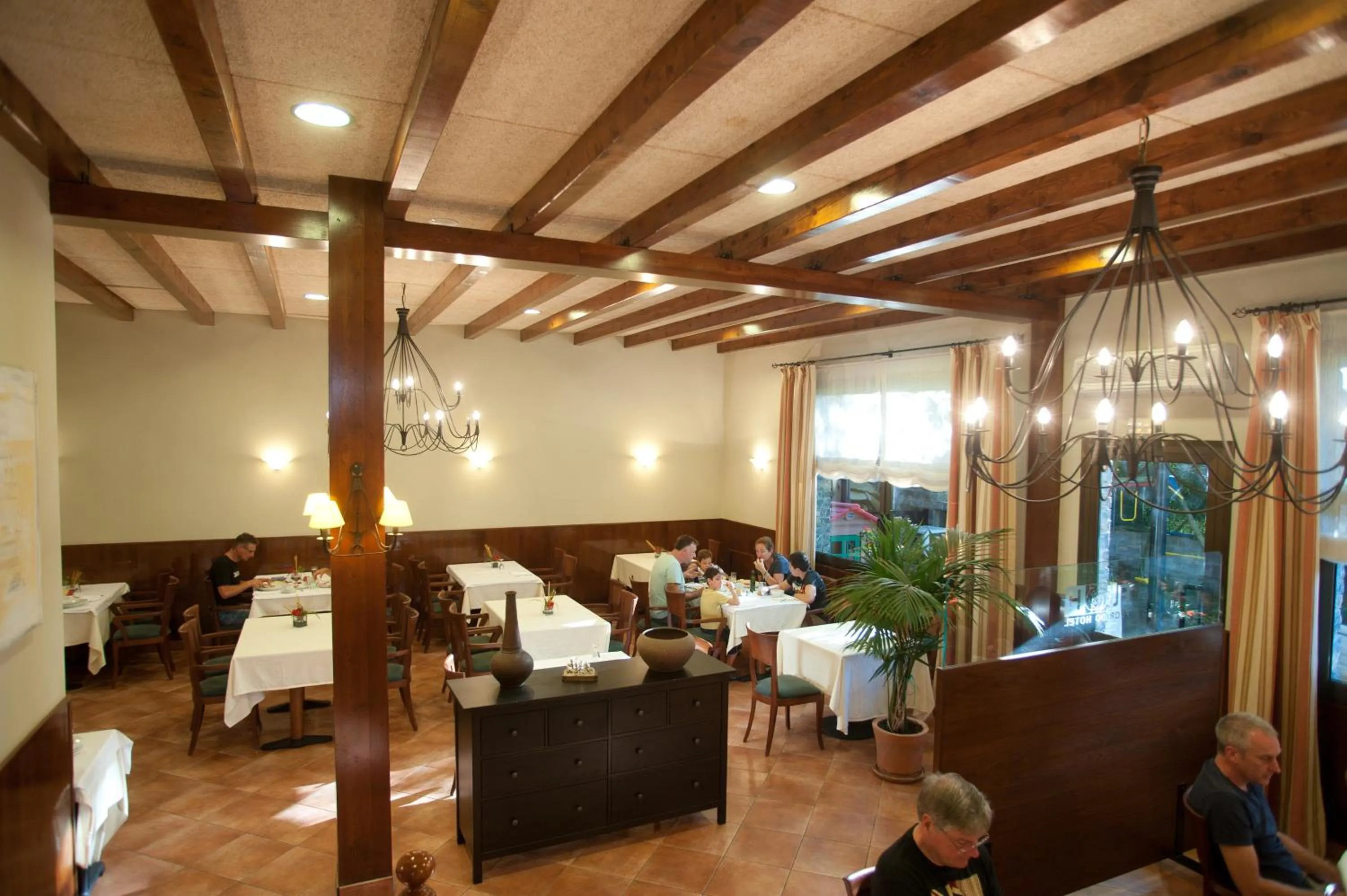 Restaurant/places to eat in Hotel Florido