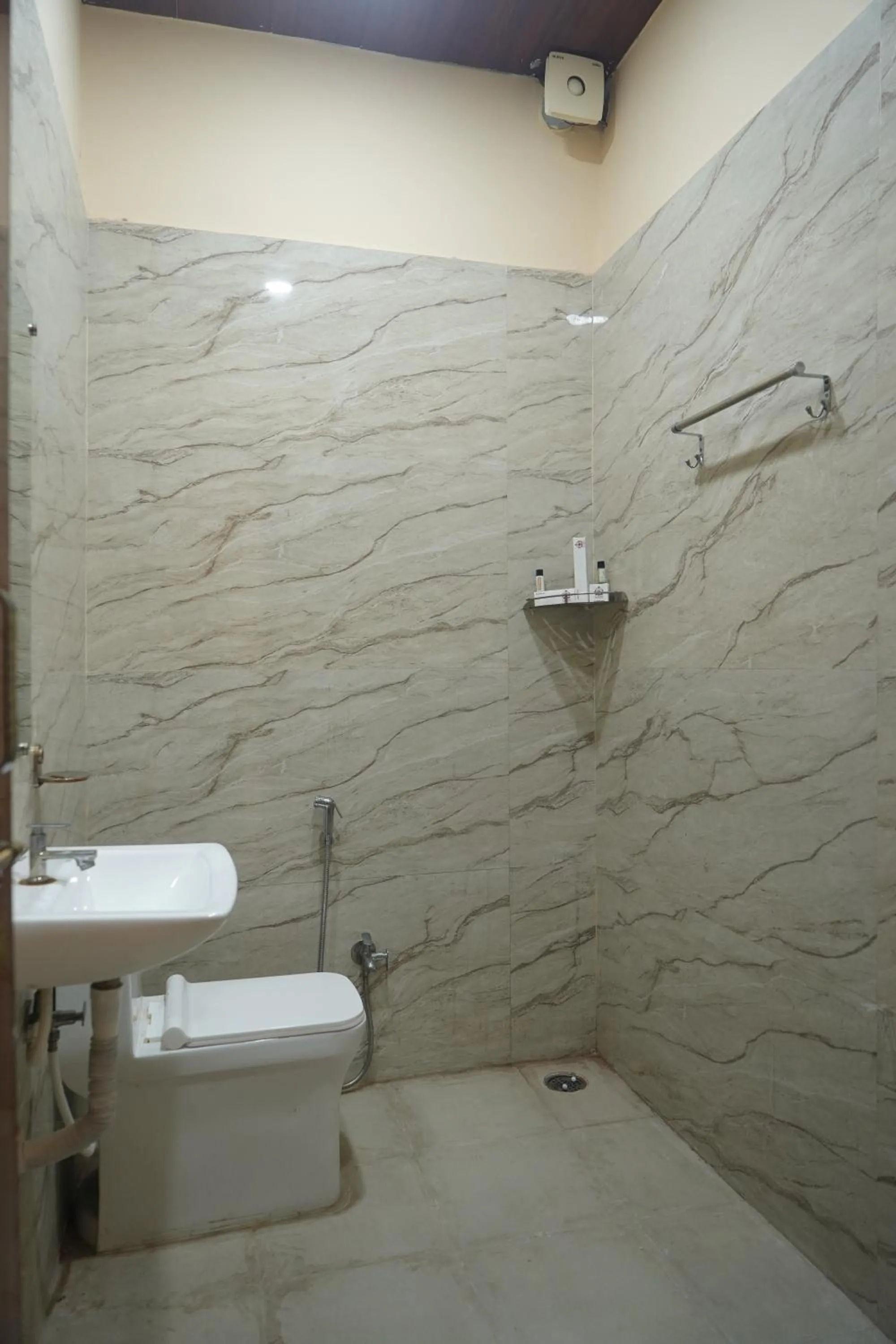 Deluxe Double Room in Raj Kamal Hotel & Garden