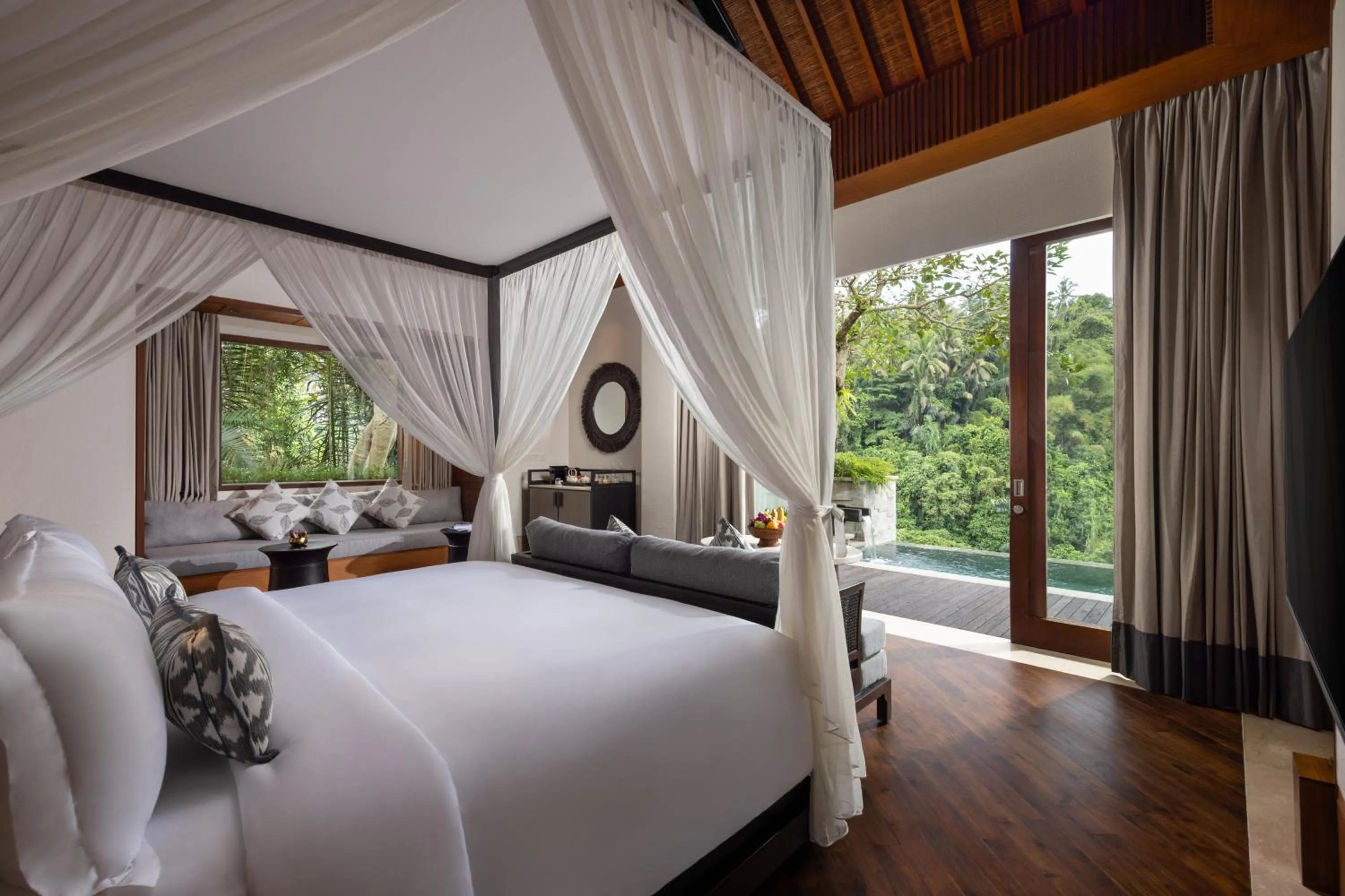 Bed in Impiana Private Villas Ubud